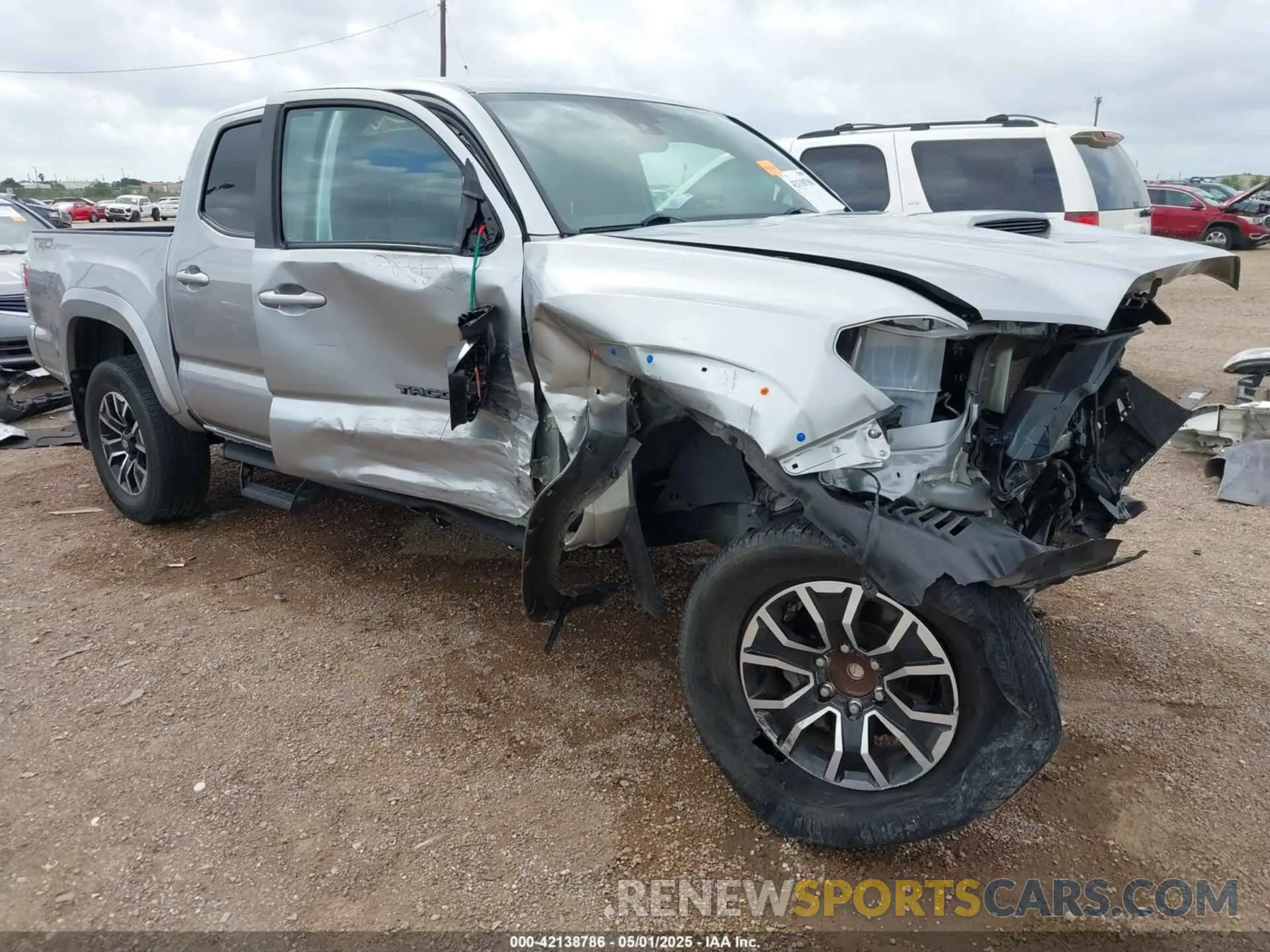 18 Photograph of a damaged car 3TMAZ5CN9NM175995 TOYOTA TACOMA 2022