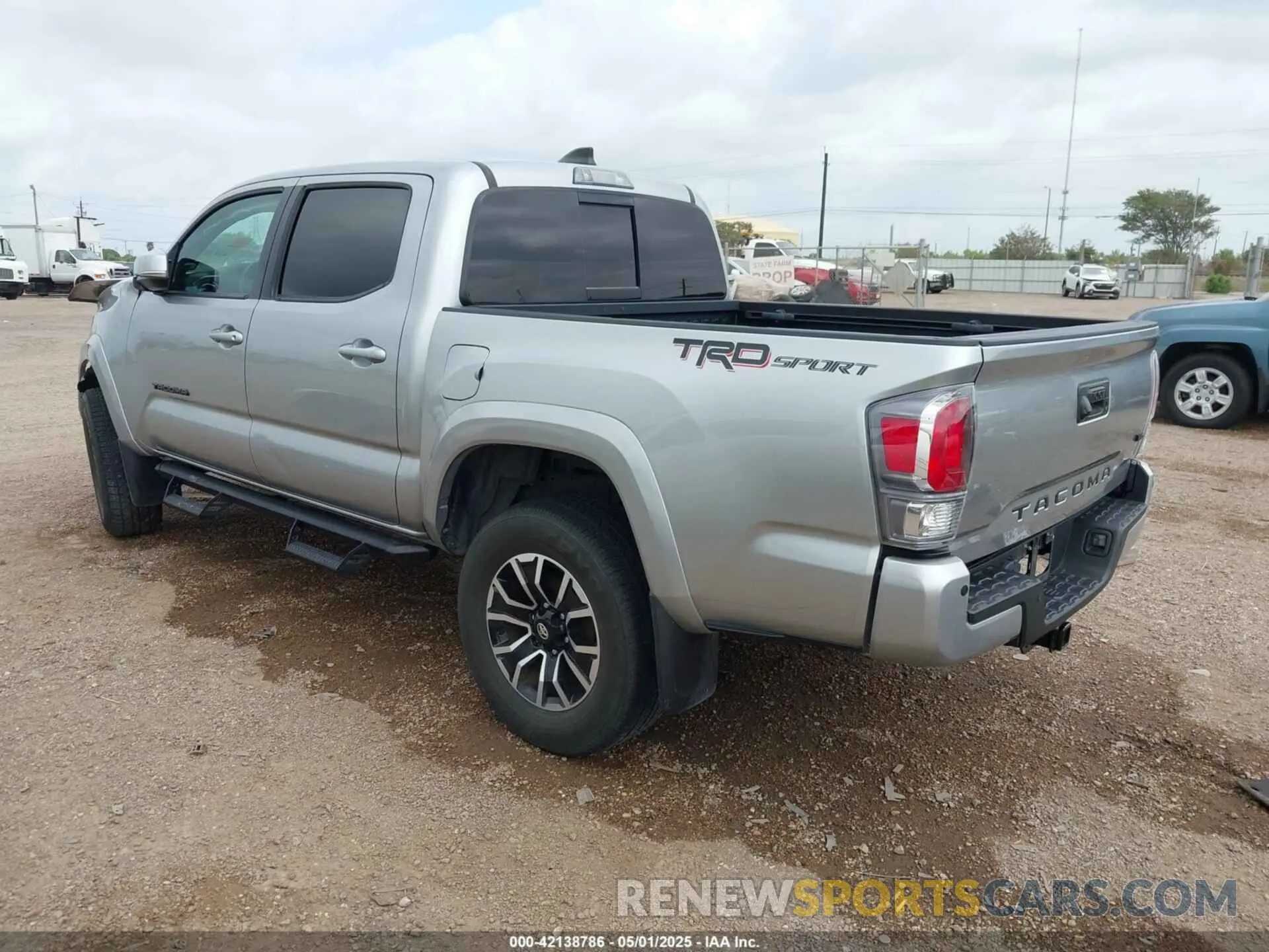 3 Photograph of a damaged car 3TMAZ5CN9NM175995 TOYOTA TACOMA 2022