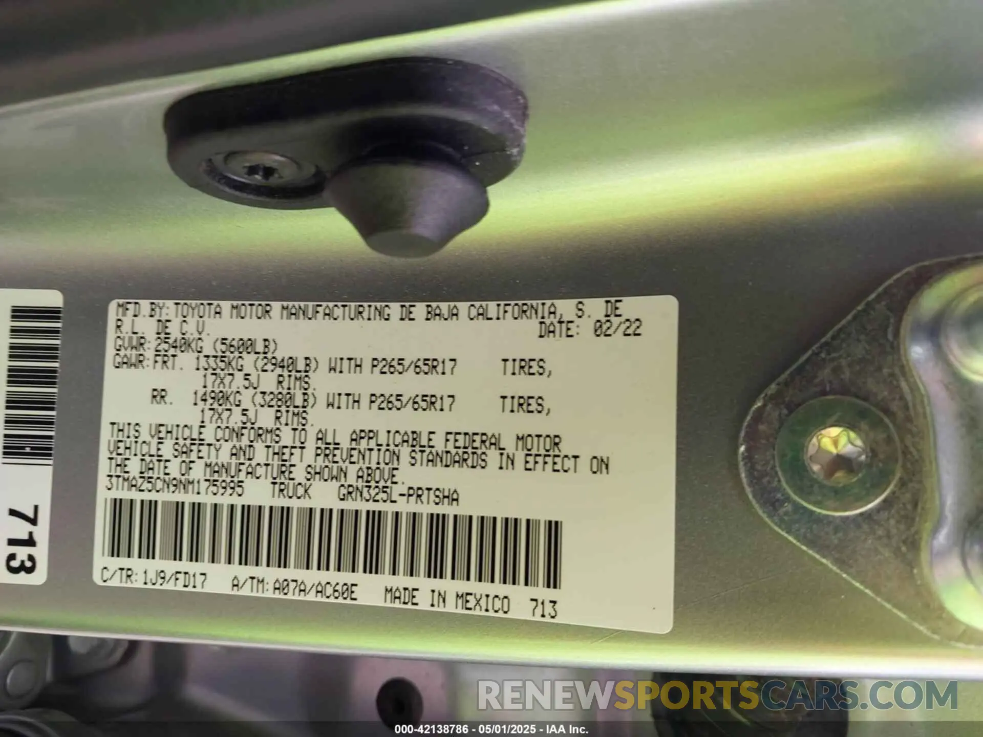 9 Photograph of a damaged car 3TMAZ5CN9NM175995 TOYOTA TACOMA 2022