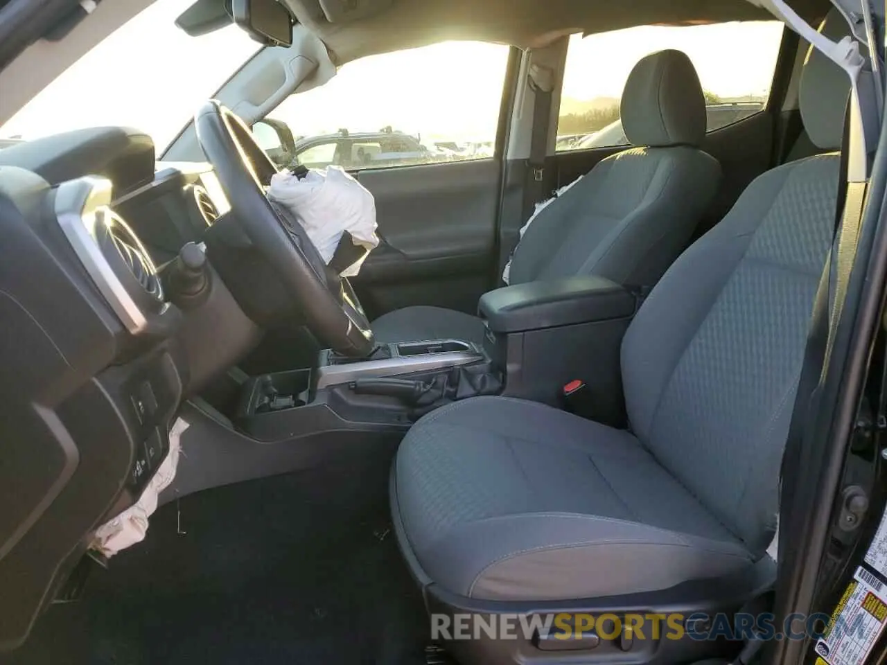 7 Photograph of a damaged car 3TMAZ5CN9NM181716 TOYOTA TACOMA 2022