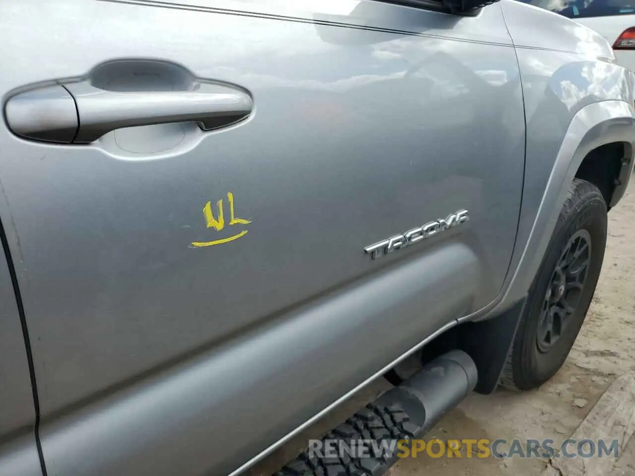 12 Photograph of a damaged car 3TMAZ5CNXNM163077 TOYOTA TACOMA 2022