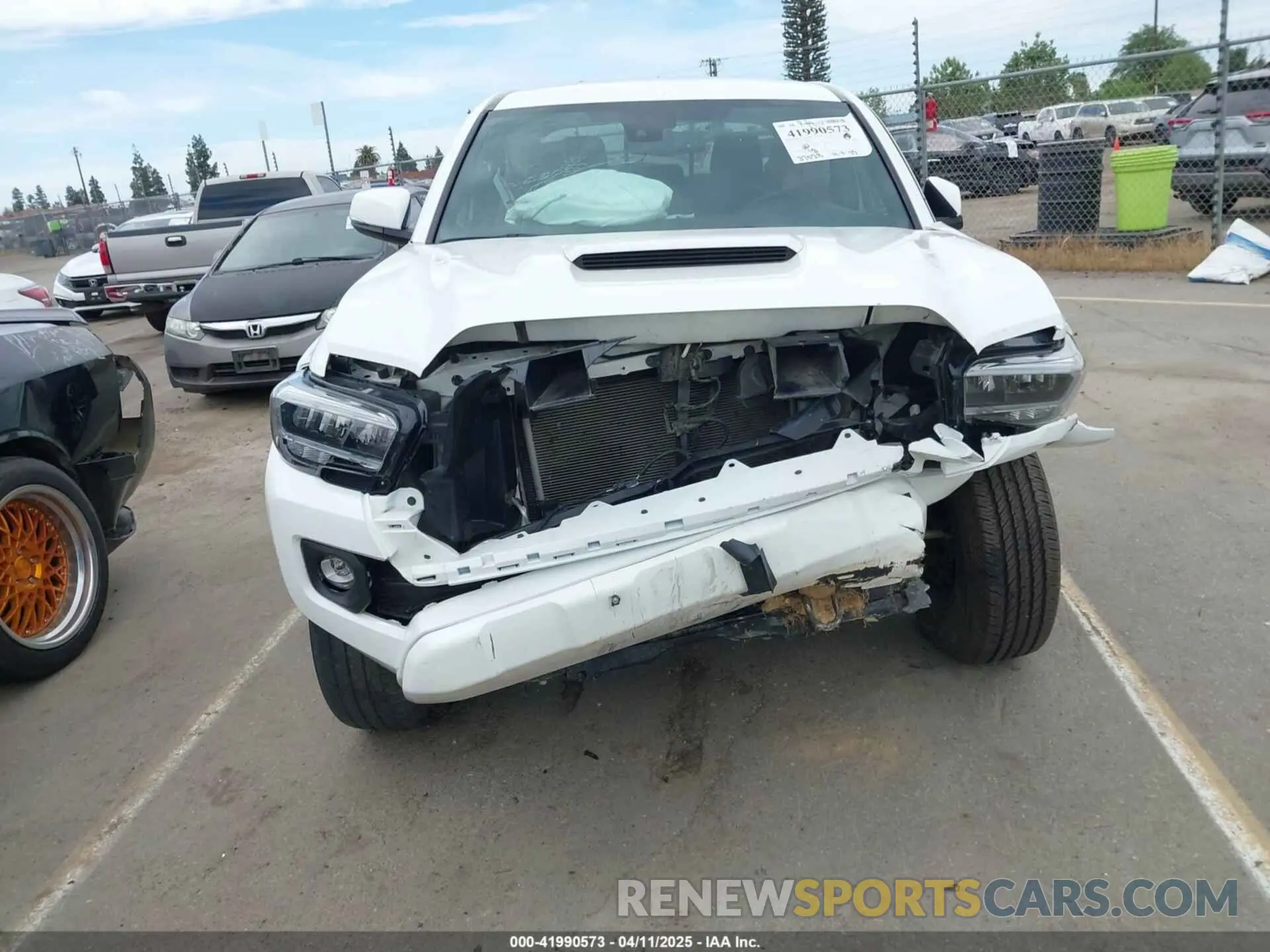 12 Photograph of a damaged car 3TMAZ5CNXNM166657 TOYOTA TACOMA 2022
