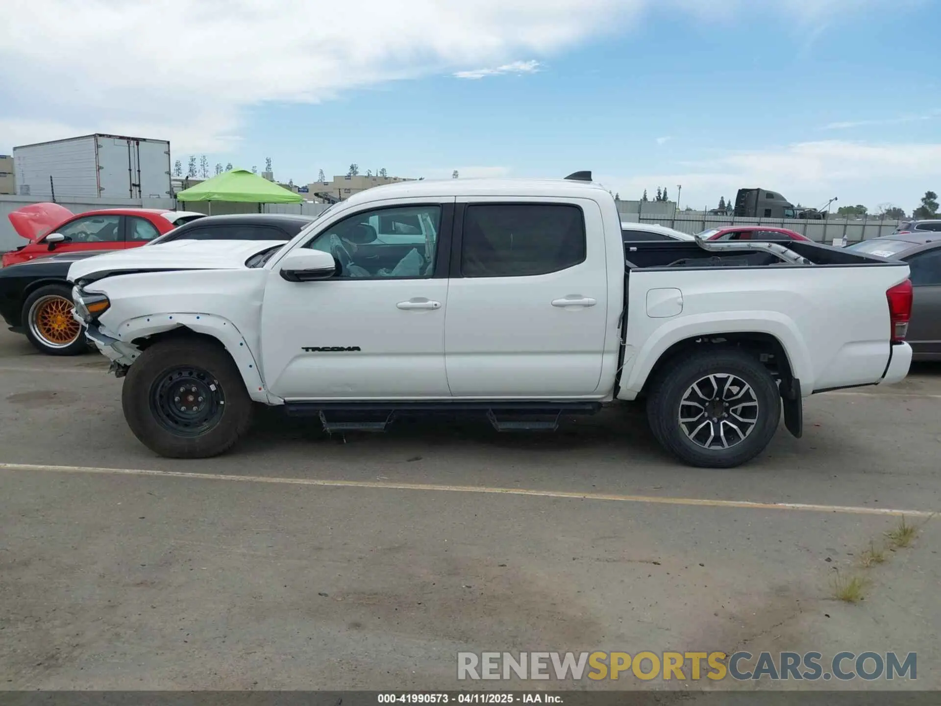 14 Photograph of a damaged car 3TMAZ5CNXNM166657 TOYOTA TACOMA 2022