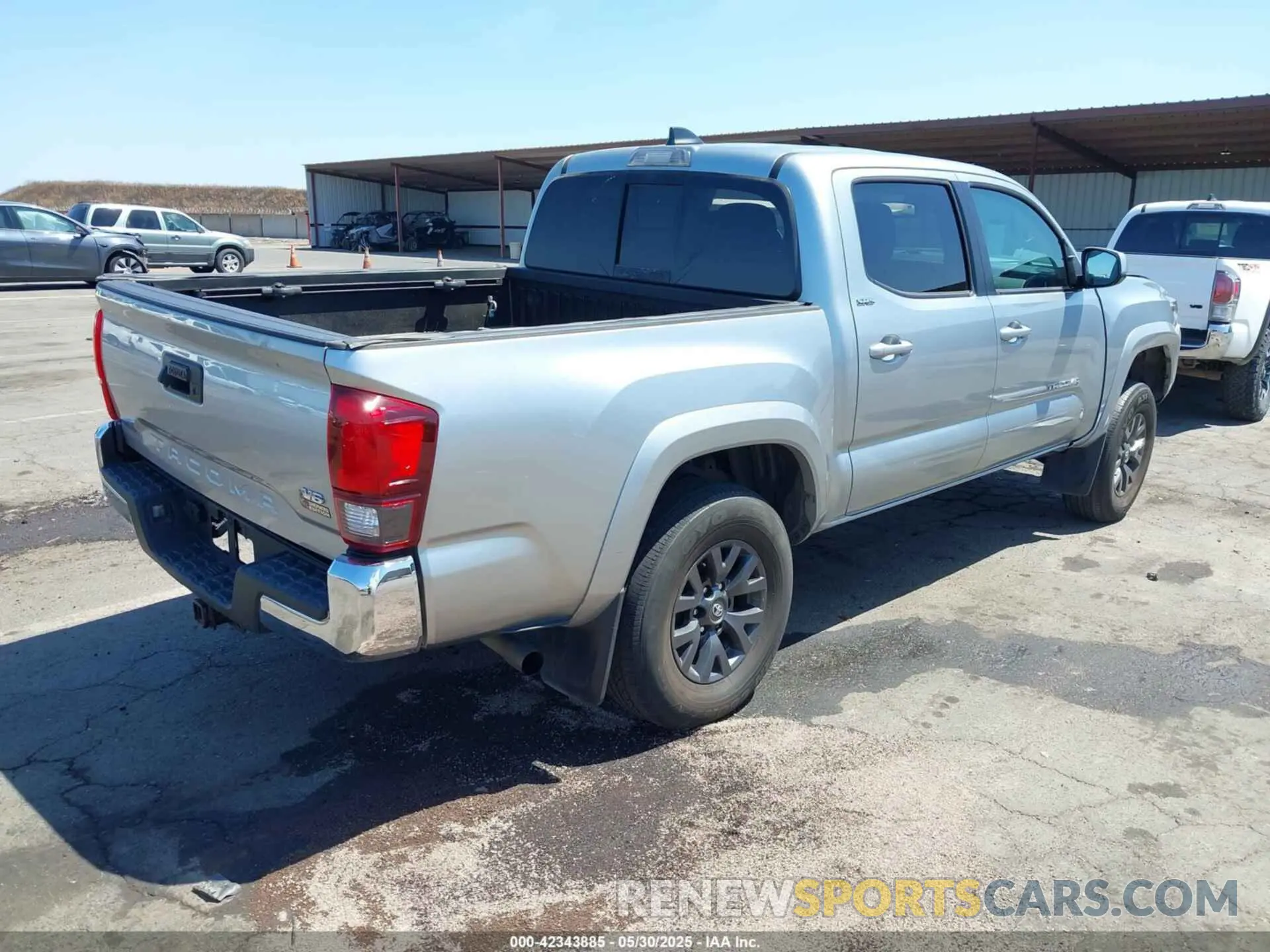 4 Photograph of a damaged car 3TMAZ5CNXNM179330 TOYOTA TACOMA 2022