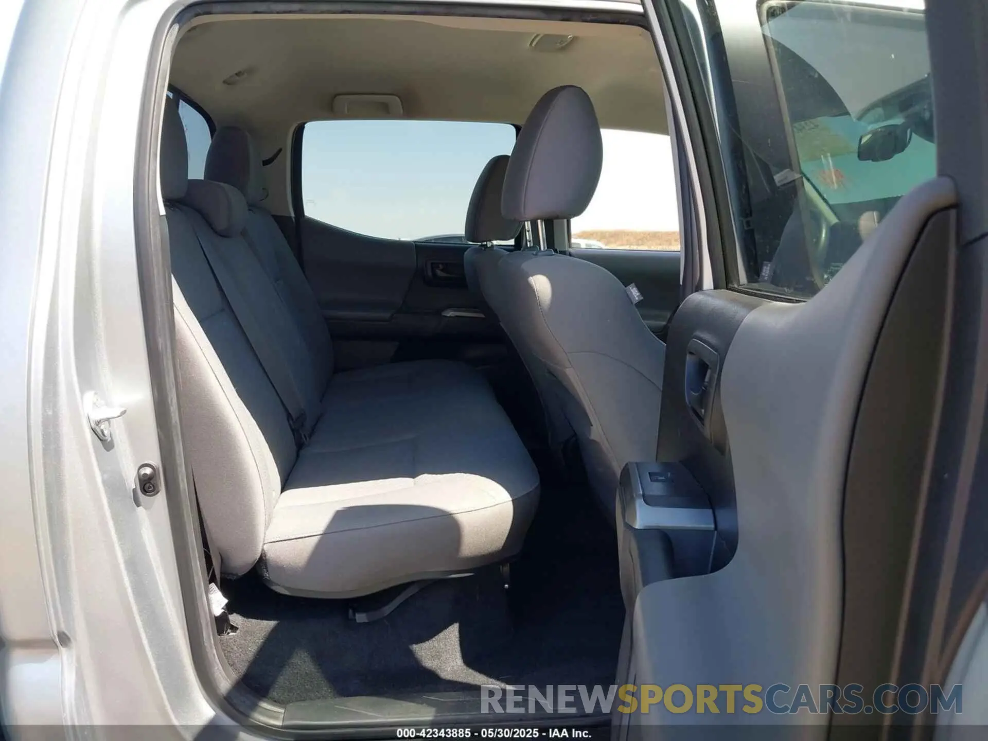 8 Photograph of a damaged car 3TMAZ5CNXNM179330 TOYOTA TACOMA 2022