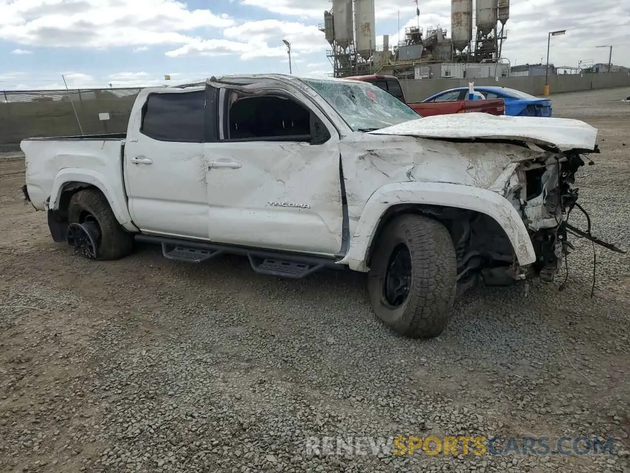 4 Photograph of a damaged car 3TMAZ5CNXNM192174 TOYOTA TACOMA 2022