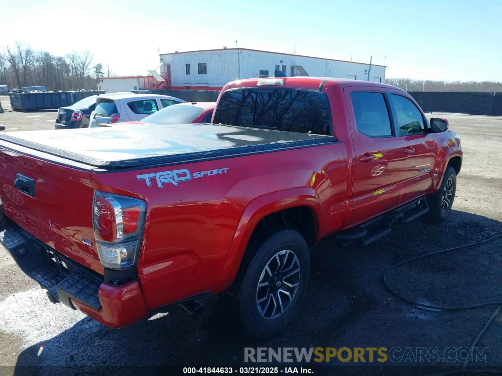 4 Photograph of a damaged car 3TMBZ5DN0NM033652 TOYOTA TACOMA 2022