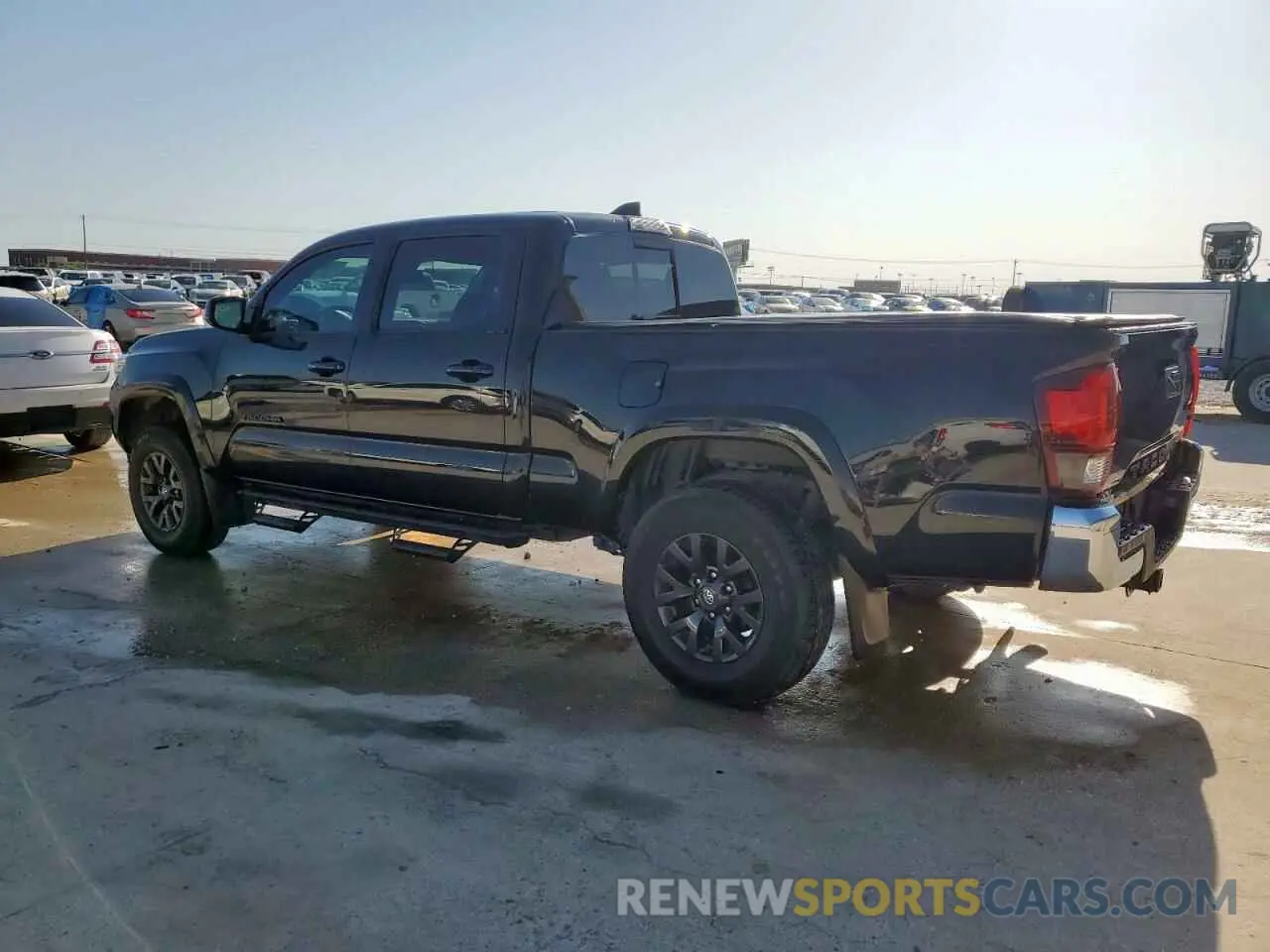 2 Photograph of a damaged car 3TMBZ5DN8NM033317 TOYOTA TACOMA 2022