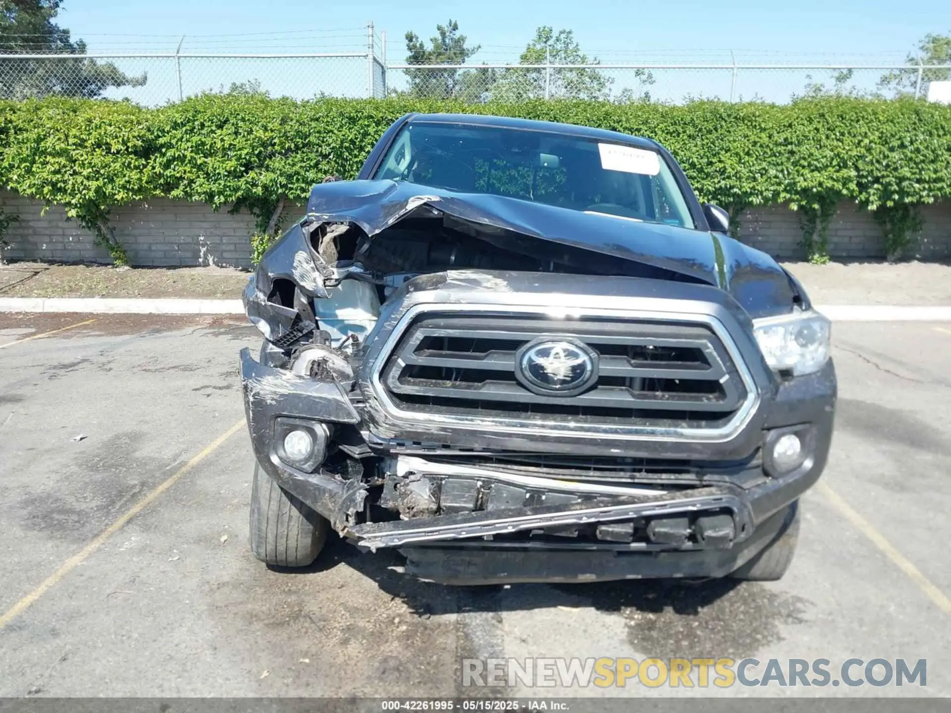 11 Photograph of a damaged car 3TMCZ5AN0NM455316 TOYOTA TACOMA 2022