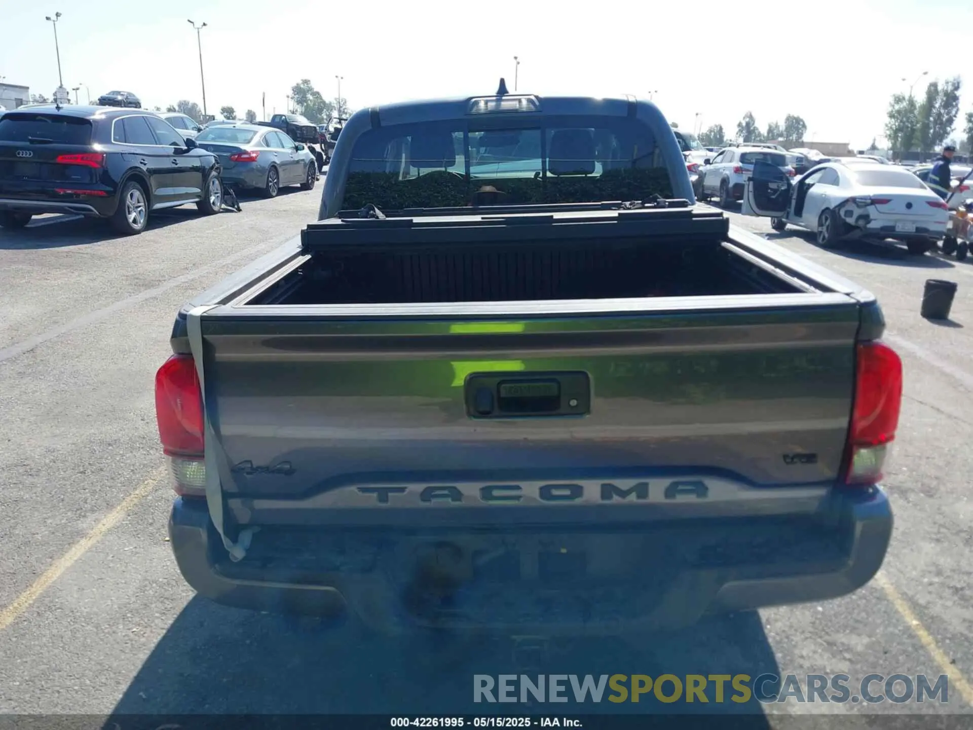 15 Photograph of a damaged car 3TMCZ5AN0NM455316 TOYOTA TACOMA 2022