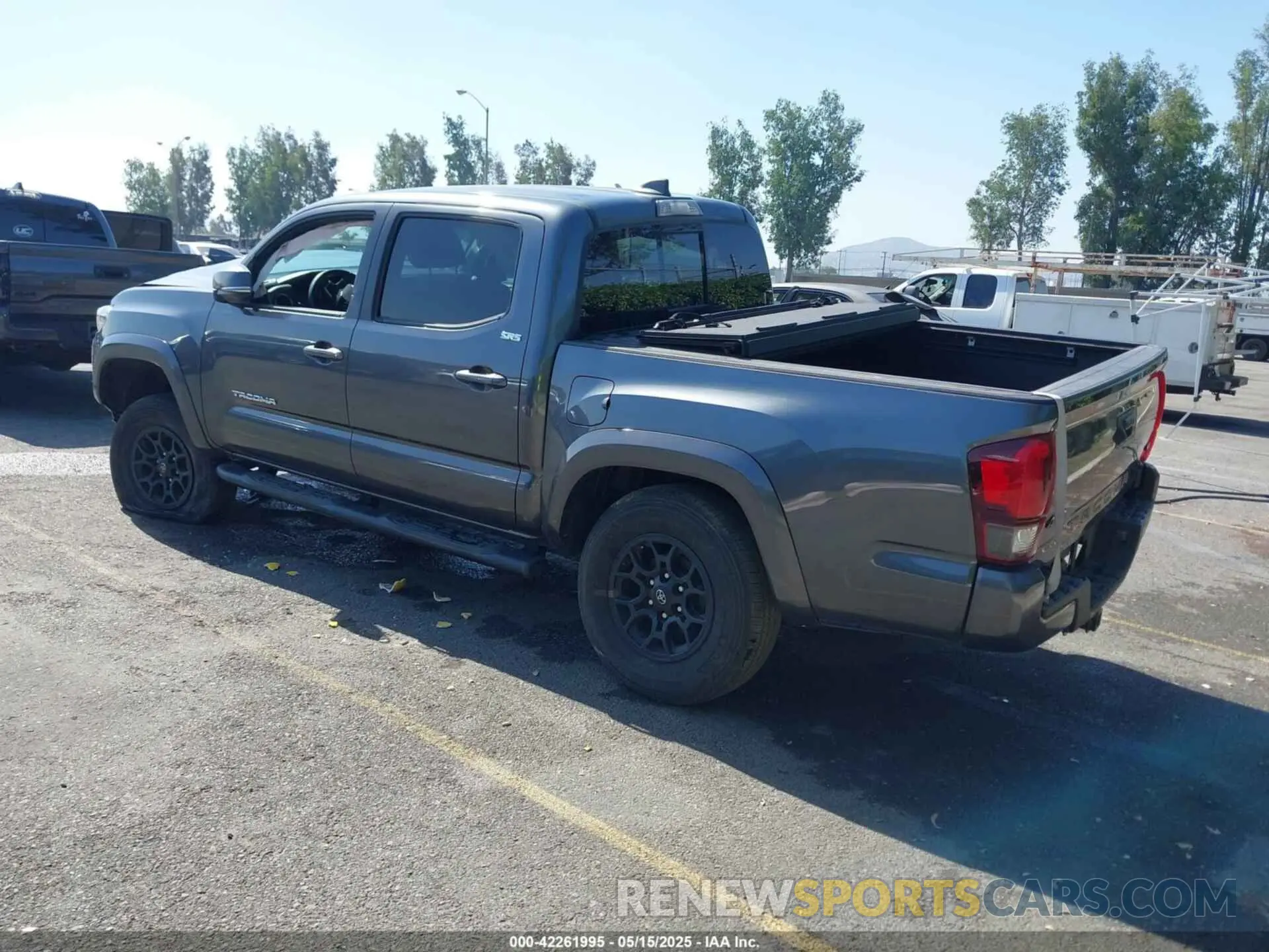 3 Photograph of a damaged car 3TMCZ5AN0NM455316 TOYOTA TACOMA 2022