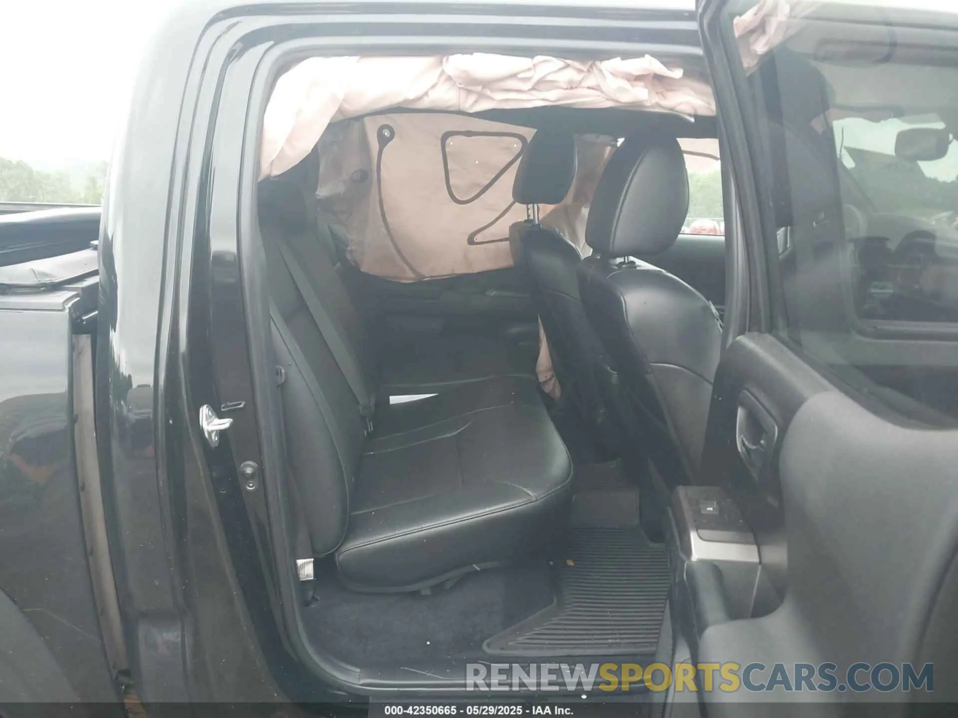 8 Photograph of a damaged car 3TMCZ5AN0NM488946 TOYOTA TACOMA 2022