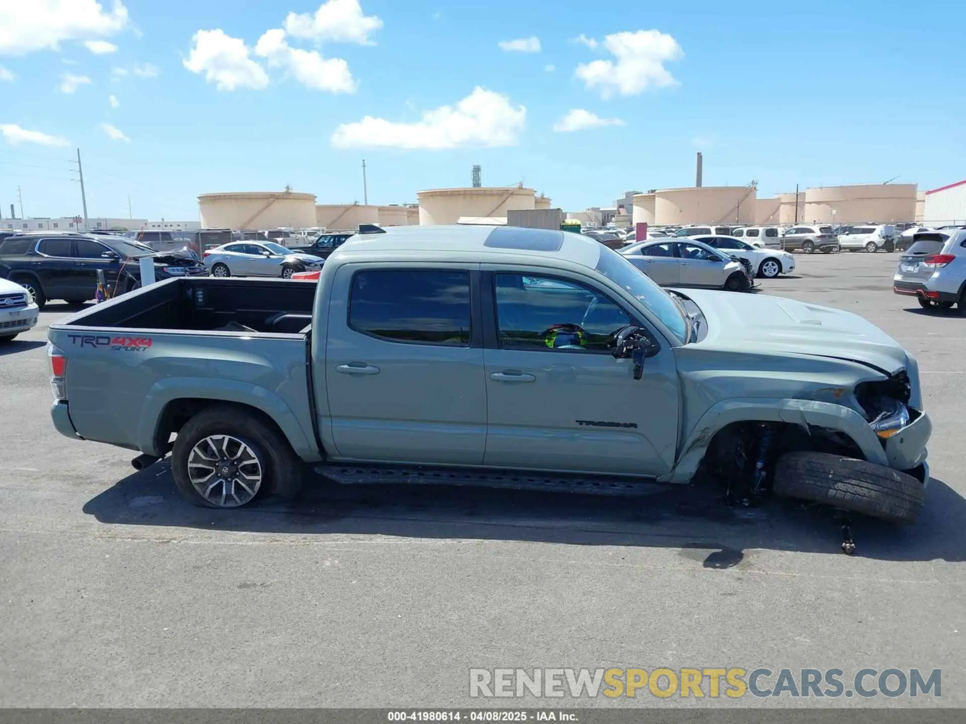 13 Photograph of a damaged car 3TMCZ5AN0NM517314 TOYOTA TACOMA 2022