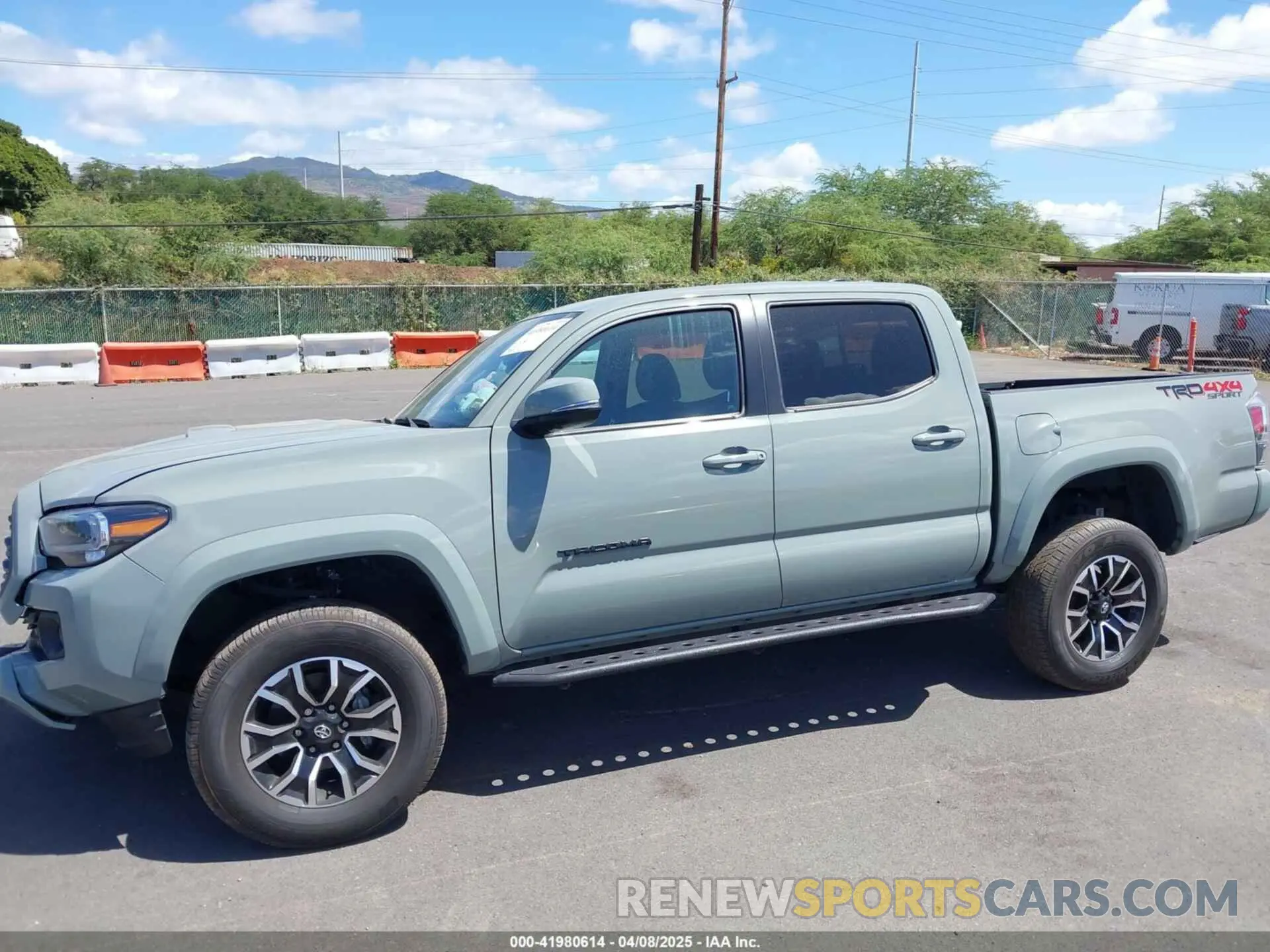 6 Photograph of a damaged car 3TMCZ5AN0NM517314 TOYOTA TACOMA 2022