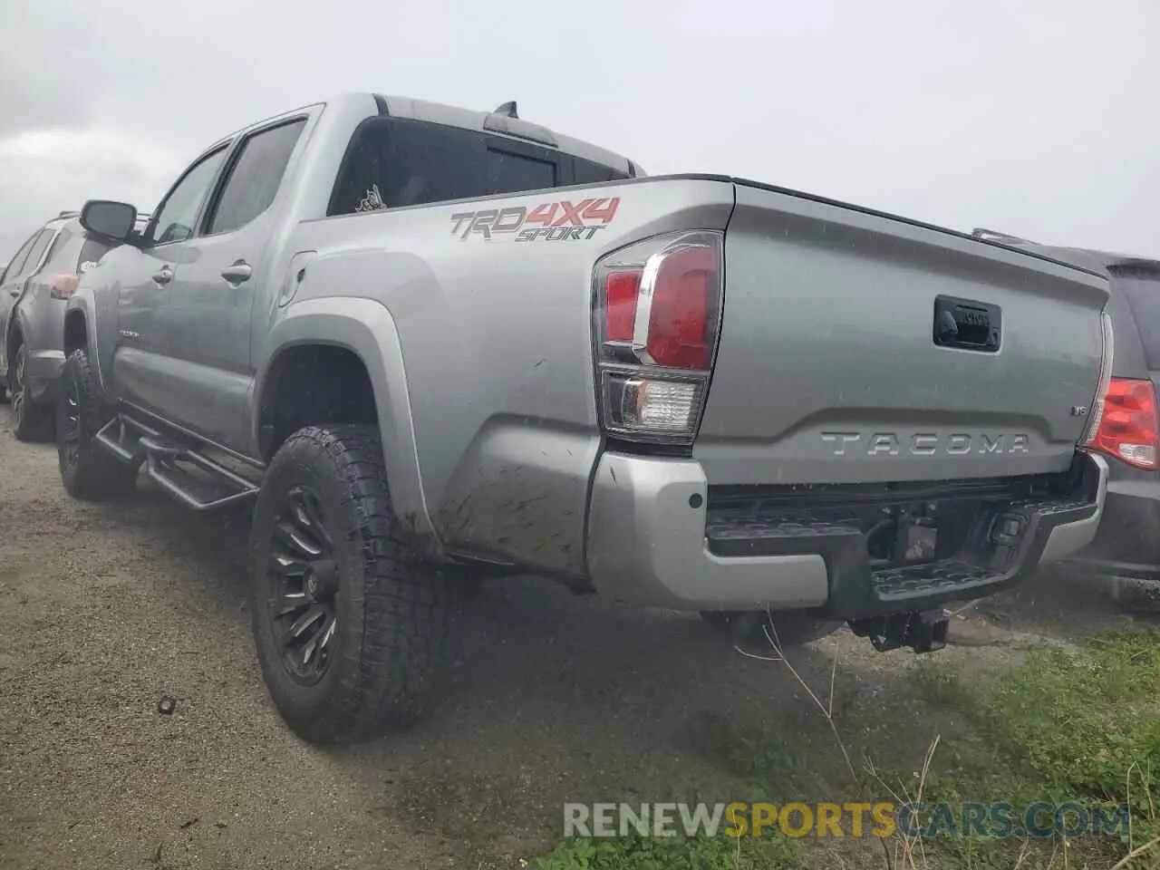 2 Photograph of a damaged car 3TMCZ5AN0NM528815 TOYOTA TACOMA 2022