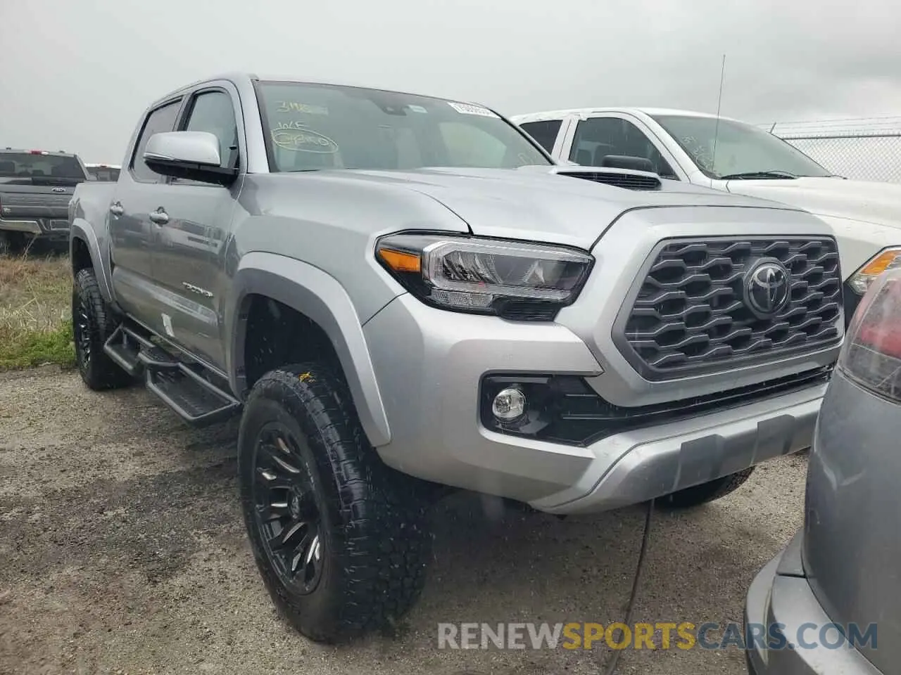 4 Photograph of a damaged car 3TMCZ5AN0NM528815 TOYOTA TACOMA 2022