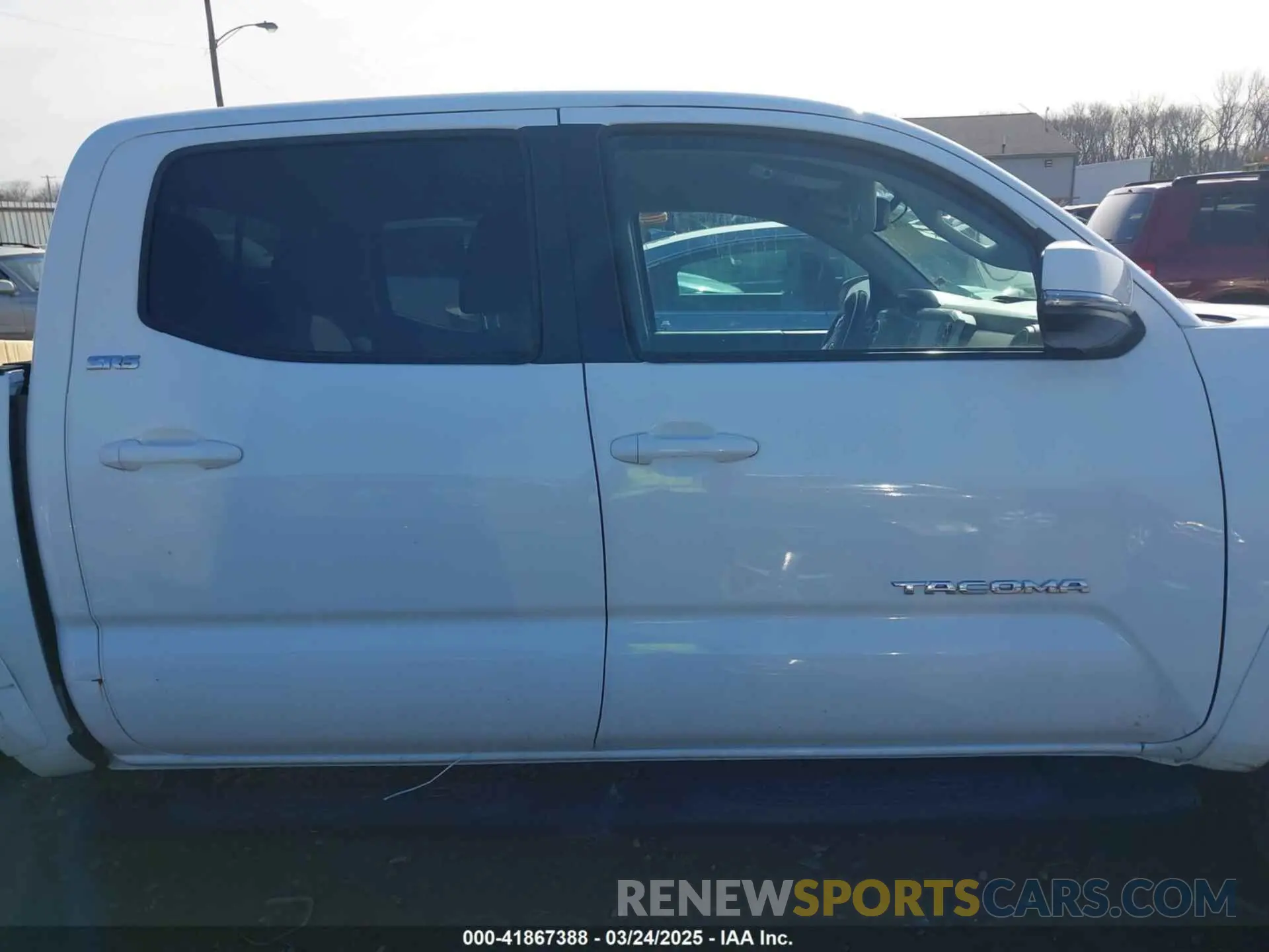 13 Photograph of a damaged car 3TMCZ5AN1NM464462 TOYOTA TACOMA 2022