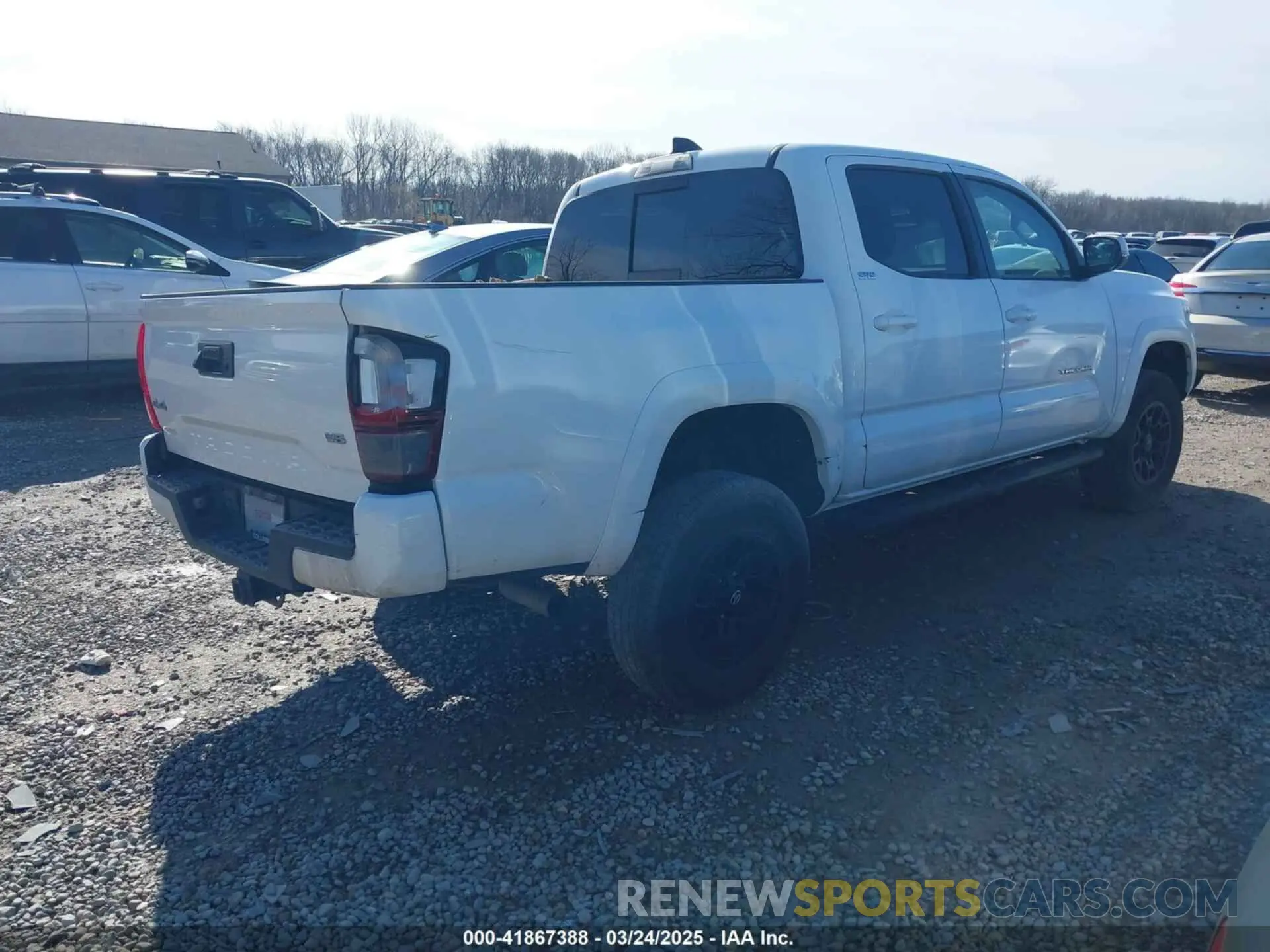 4 Photograph of a damaged car 3TMCZ5AN1NM464462 TOYOTA TACOMA 2022