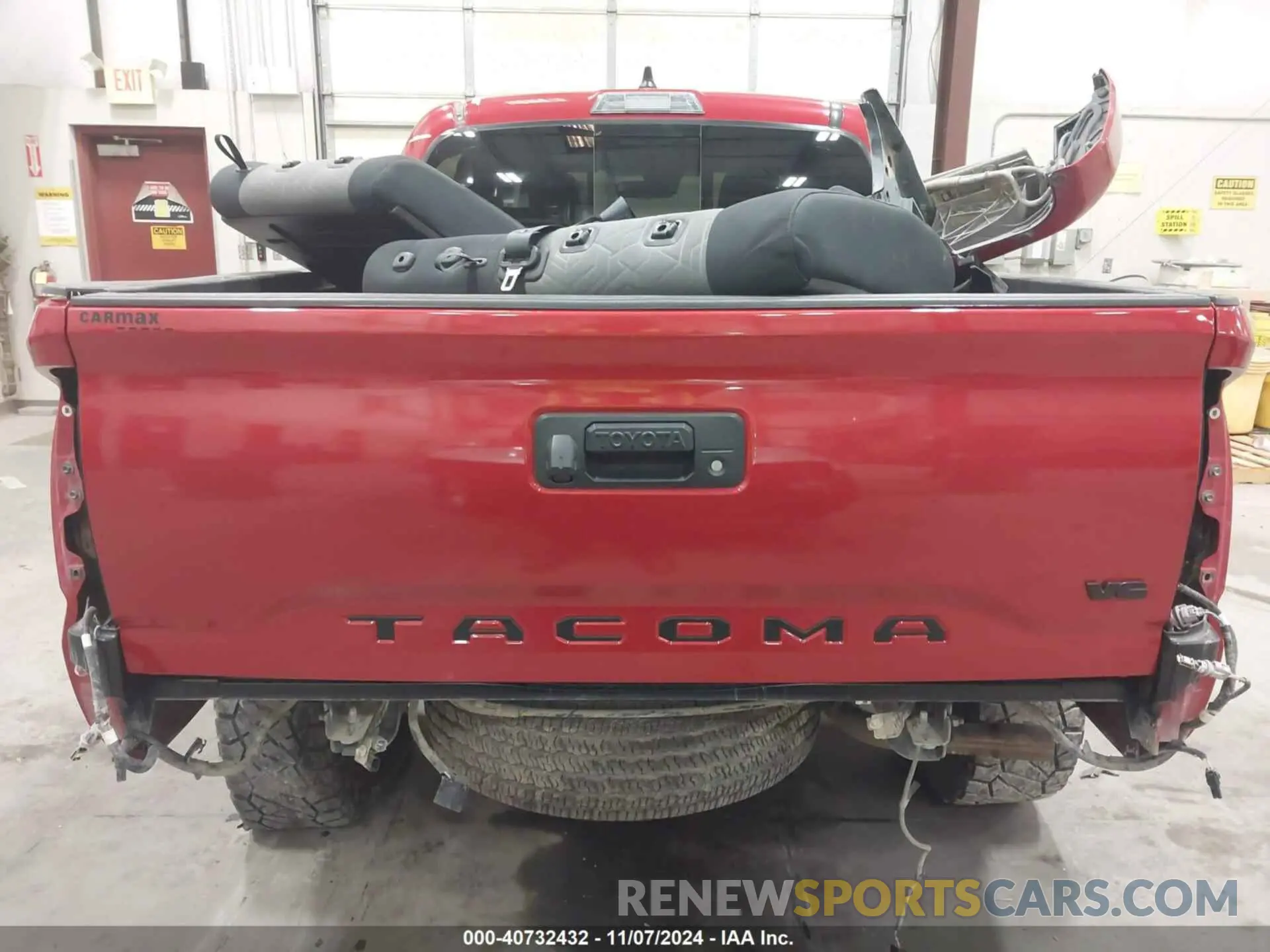 17 Photograph of a damaged car 3TMCZ5AN1NM476658 TOYOTA TACOMA 2022