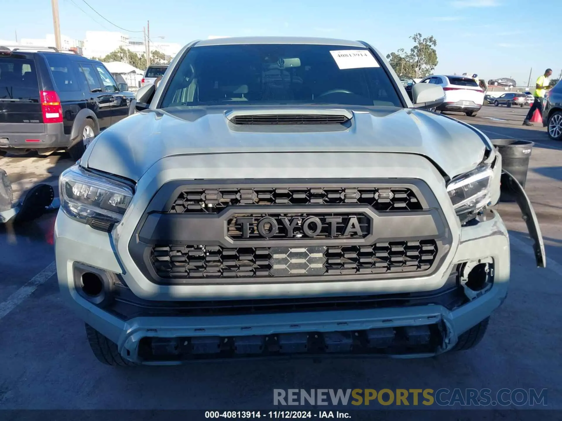 12 Photograph of a damaged car 3TMCZ5AN1NM509741 TOYOTA TACOMA 2022