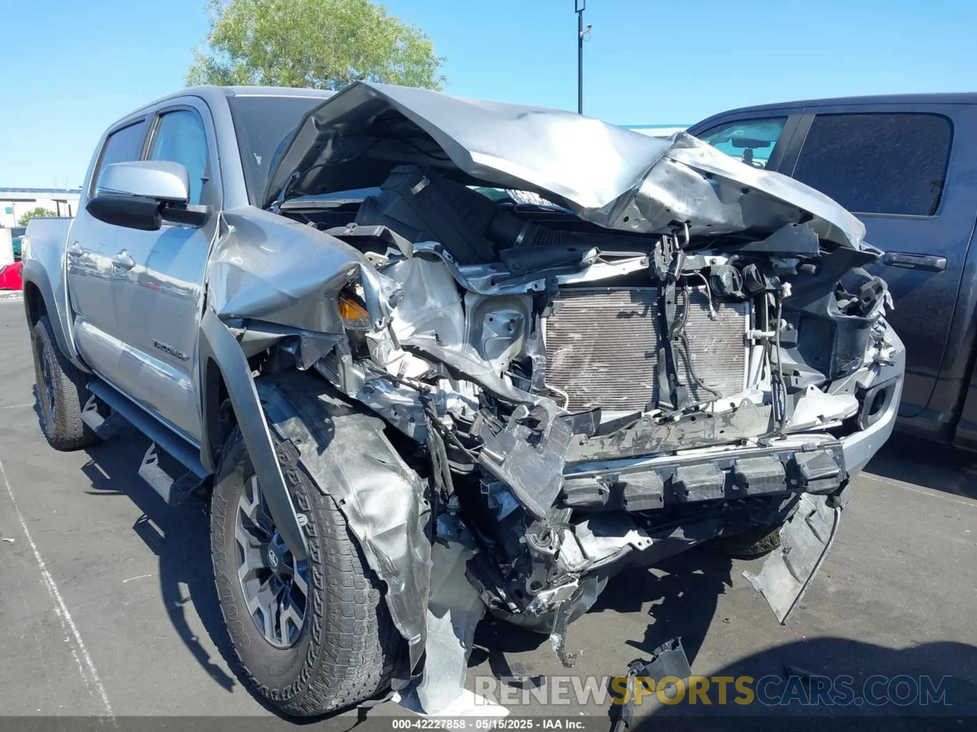 6 Photograph of a damaged car 3TMCZ5AN1NM518343 TOYOTA TACOMA 2022