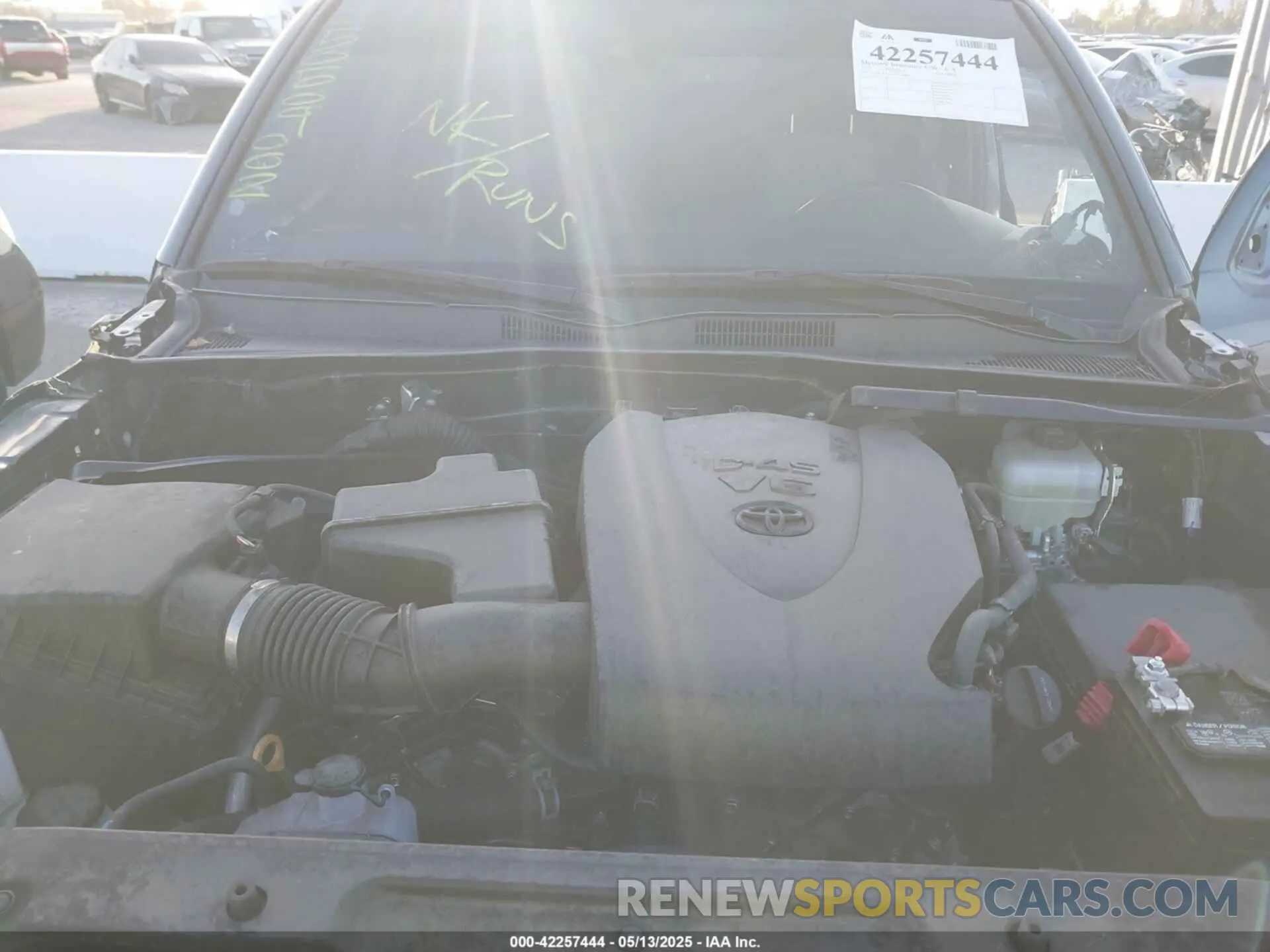 10 Photograph of a damaged car 3TMCZ5AN1NM531884 TOYOTA TACOMA 2022