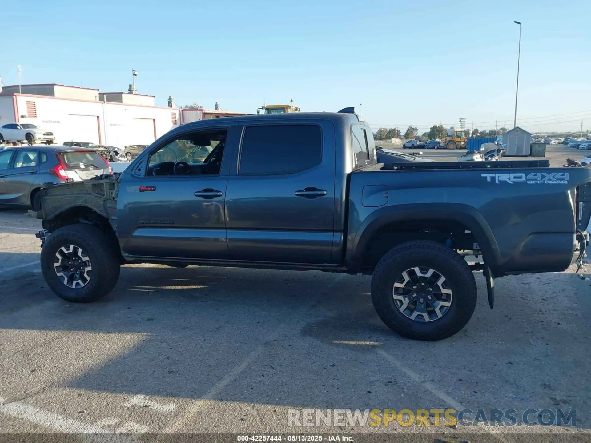 13 Photograph of a damaged car 3TMCZ5AN1NM531884 TOYOTA TACOMA 2022