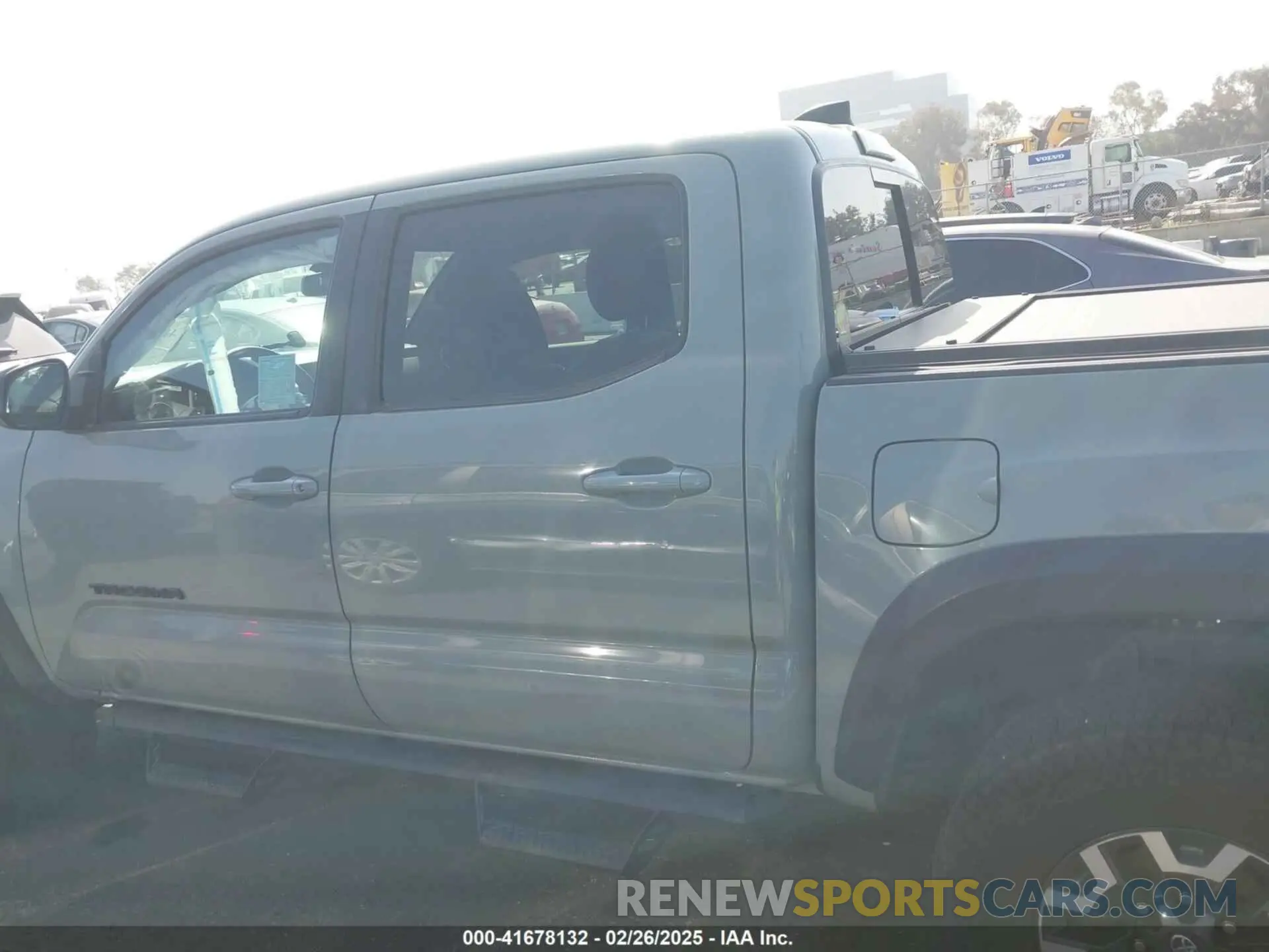 14 Photograph of a damaged car 3TMCZ5AN2NM455687 TOYOTA TACOMA 2022