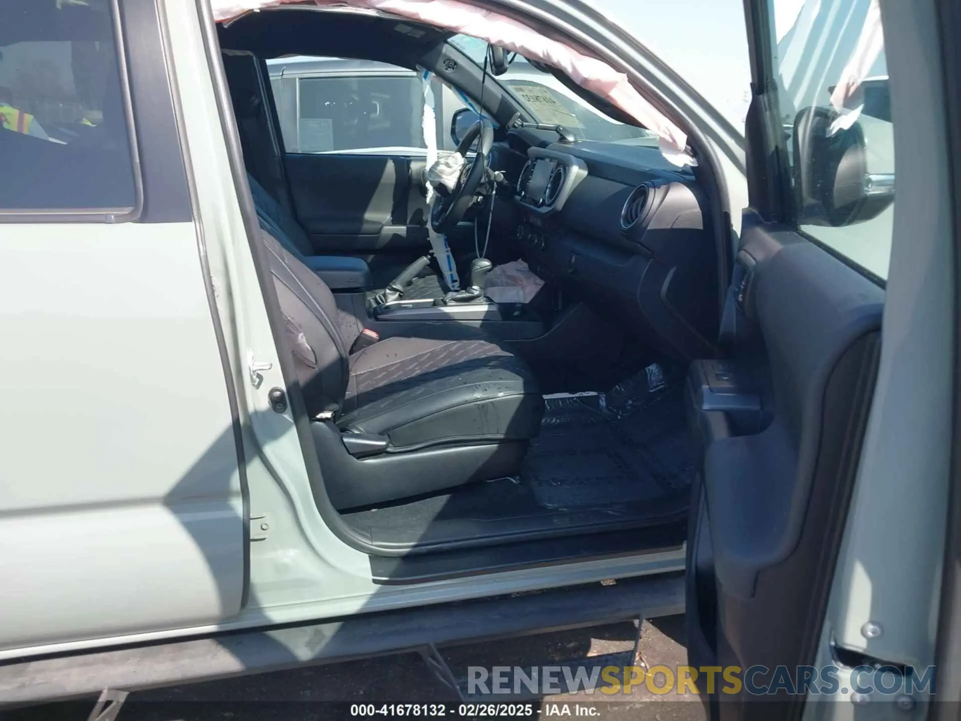 5 Photograph of a damaged car 3TMCZ5AN2NM455687 TOYOTA TACOMA 2022