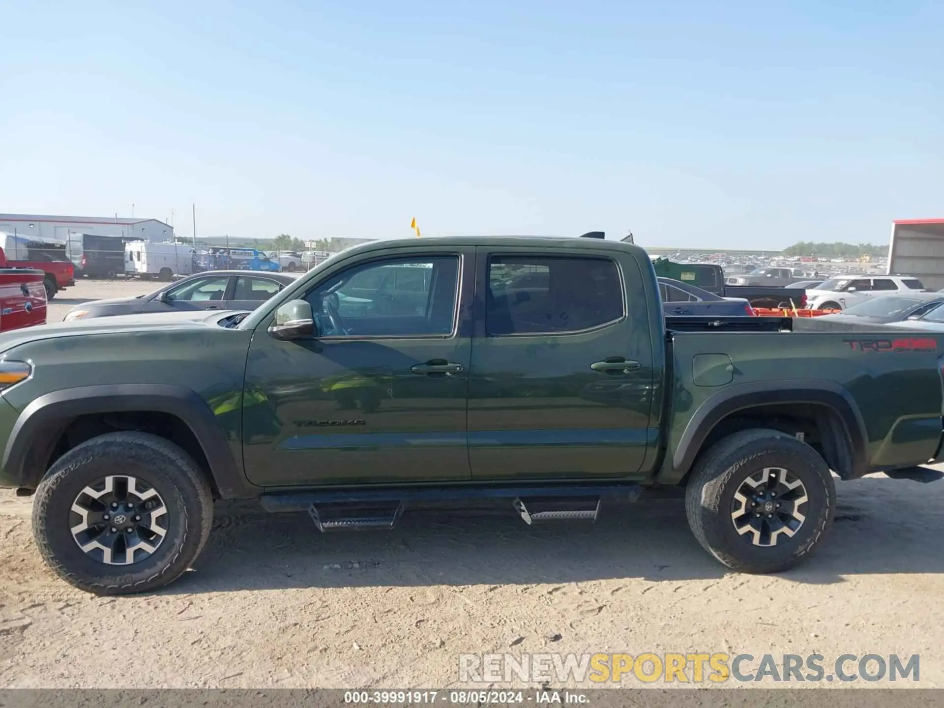 14 Photograph of a damaged car 3TMCZ5AN2NM461585 TOYOTA TACOMA 2022