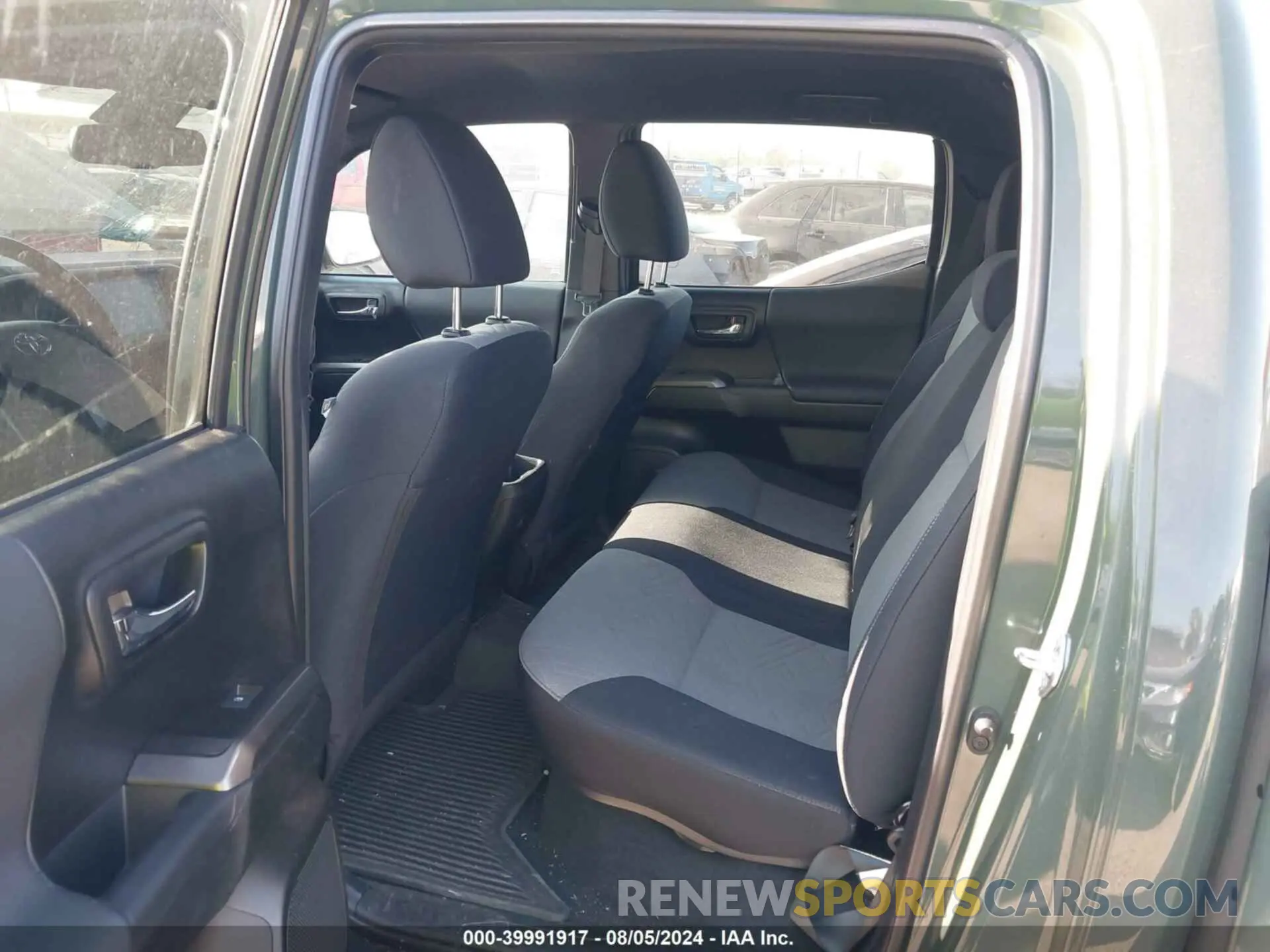 8 Photograph of a damaged car 3TMCZ5AN2NM461585 TOYOTA TACOMA 2022