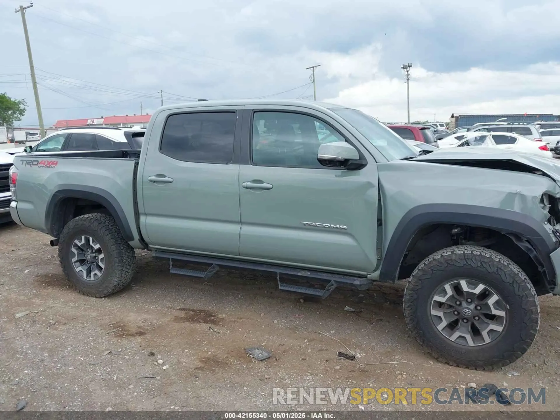 13 Photograph of a damaged car 3TMCZ5AN2NM461831 TOYOTA TACOMA 2022