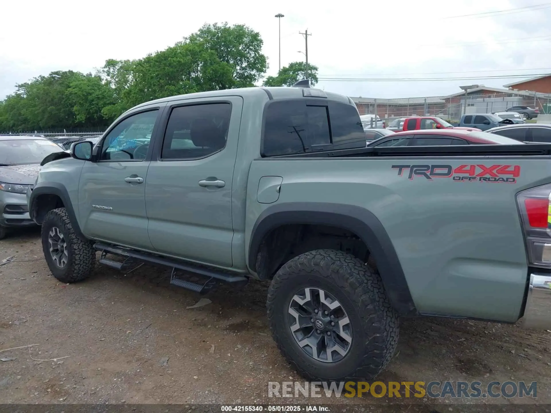 14 Photograph of a damaged car 3TMCZ5AN2NM461831 TOYOTA TACOMA 2022
