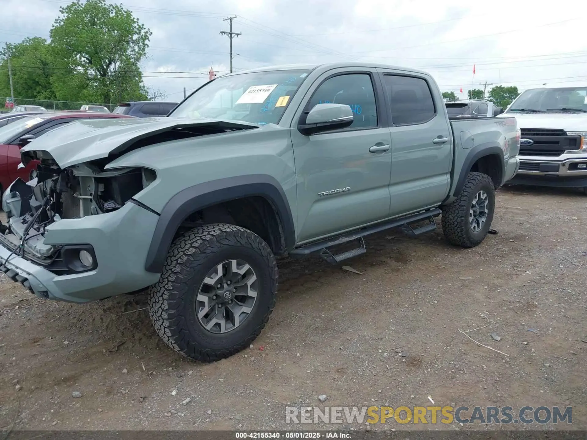 2 Photograph of a damaged car 3TMCZ5AN2NM461831 TOYOTA TACOMA 2022