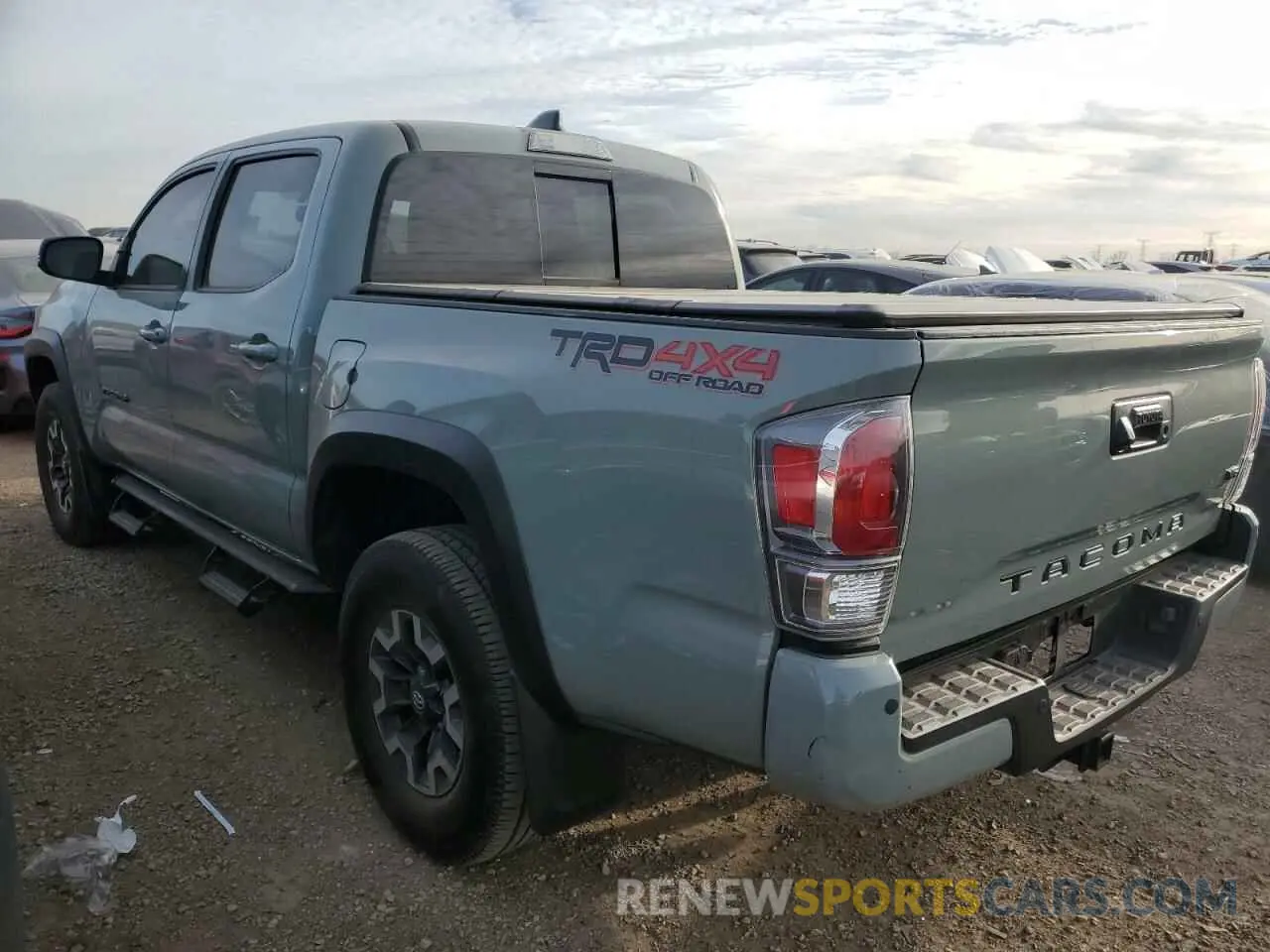 2 Photograph of a damaged car 3TMCZ5AN2NM462297 TOYOTA TACOMA 2022