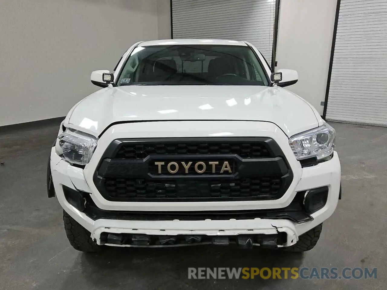 5 Photograph of a damaged car 3TMCZ5AN2NM482856 TOYOTA TACOMA 2022