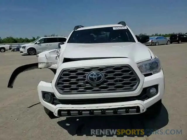 10 Photograph of a damaged car 3TMCZ5AN2NM515418 TOYOTA TACOMA 2022