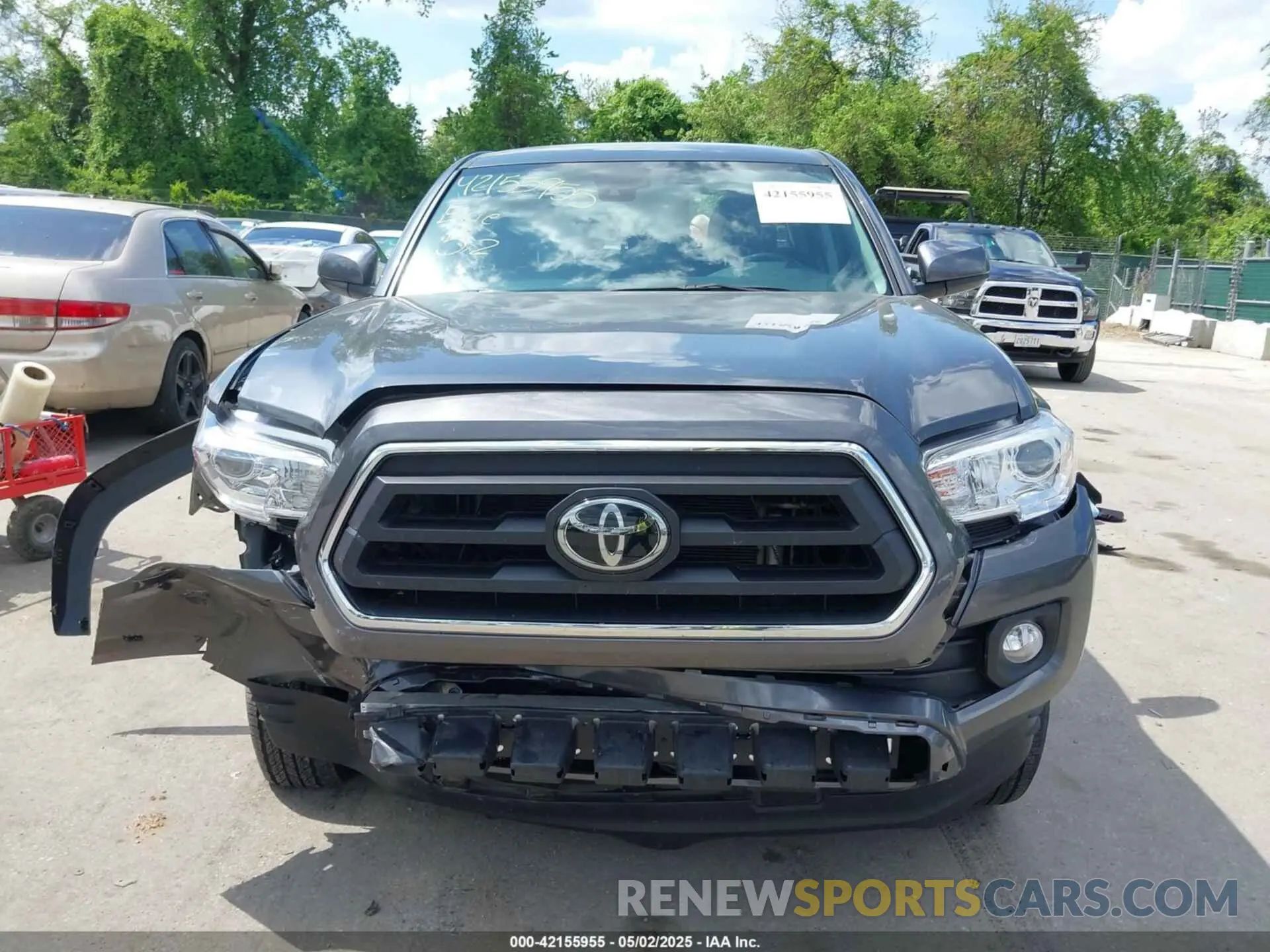12 Photograph of a damaged car 3TMCZ5AN2NM525706 TOYOTA TACOMA 2022