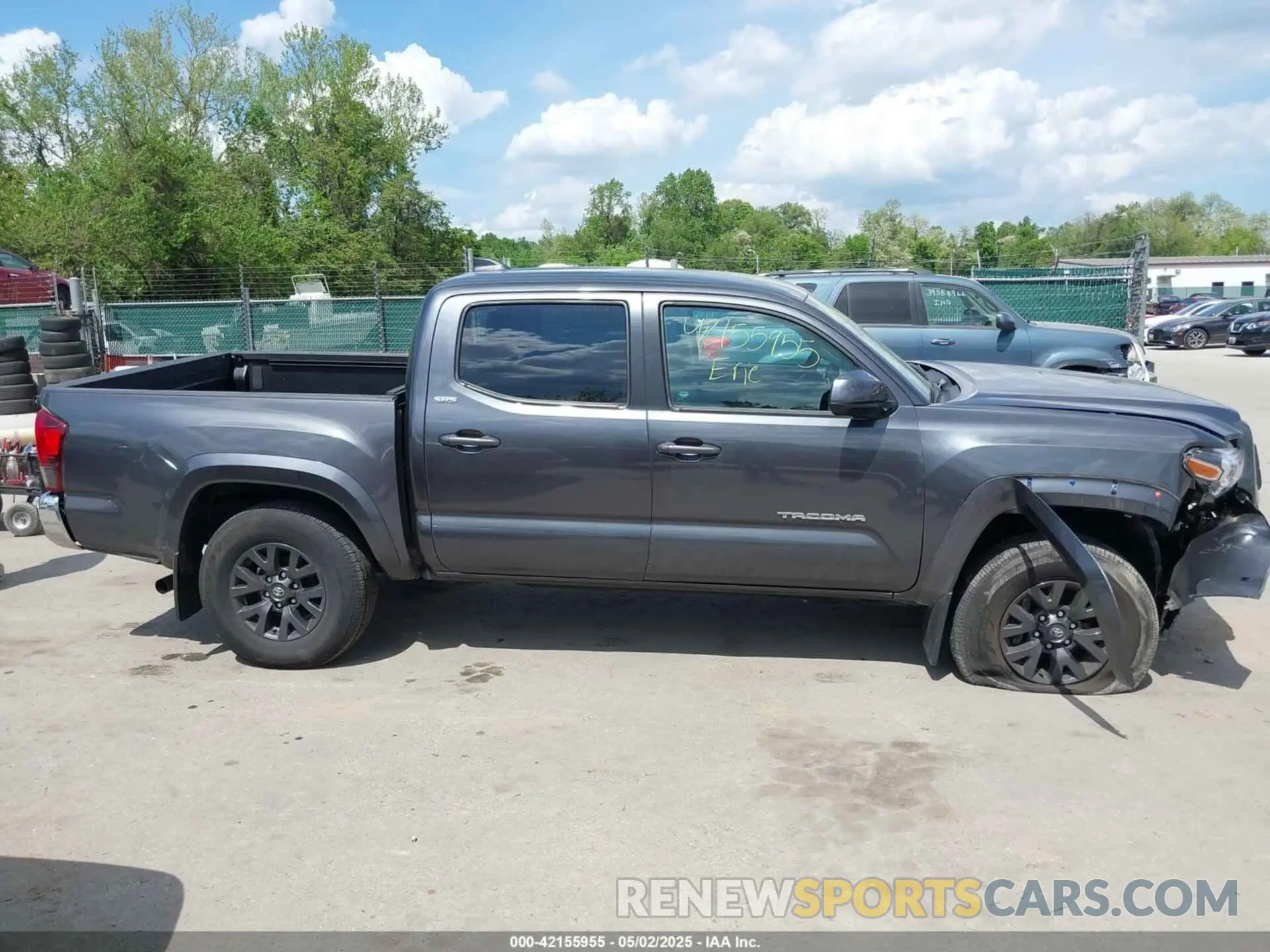 13 Photograph of a damaged car 3TMCZ5AN2NM525706 TOYOTA TACOMA 2022