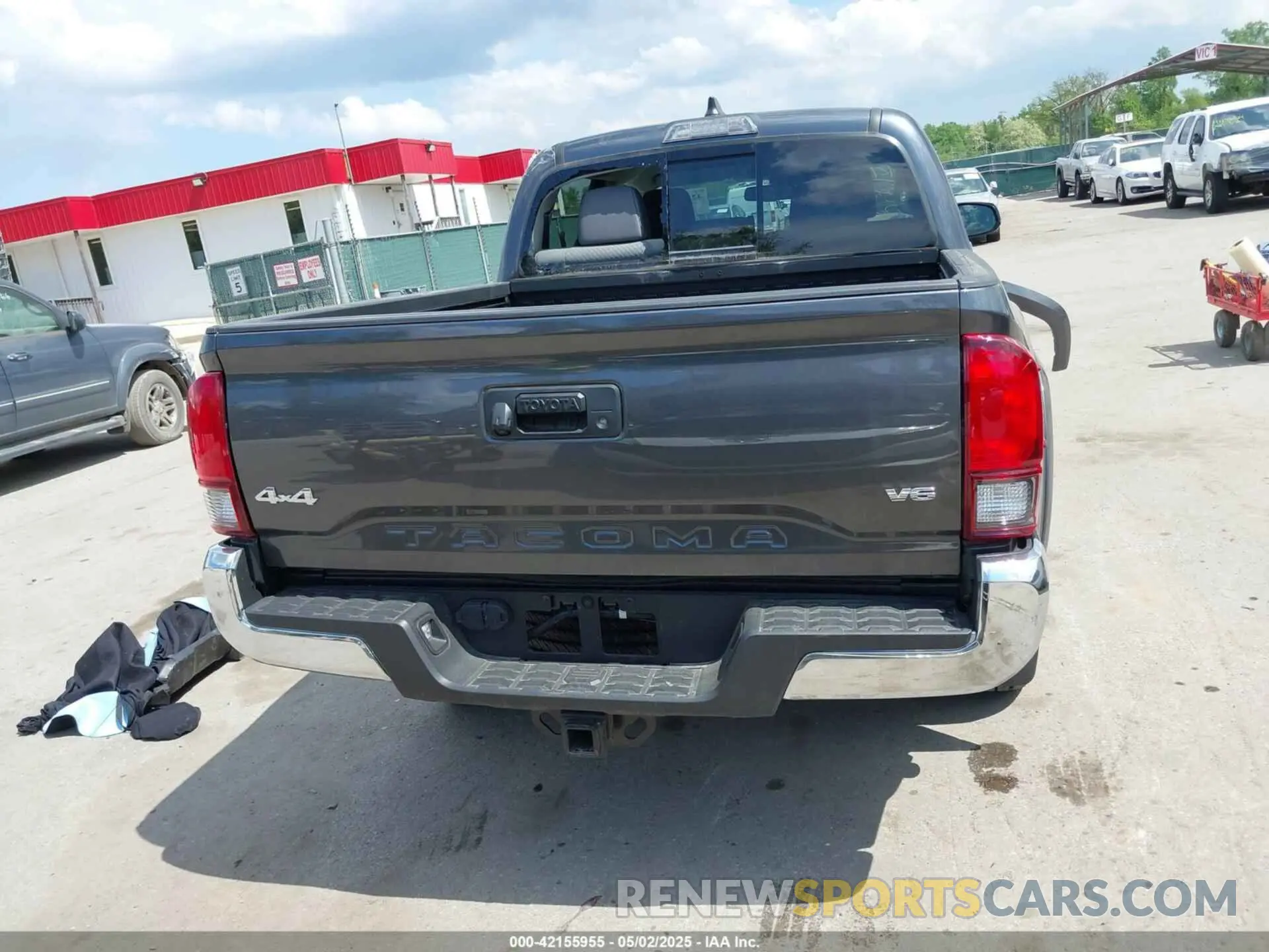 16 Photograph of a damaged car 3TMCZ5AN2NM525706 TOYOTA TACOMA 2022