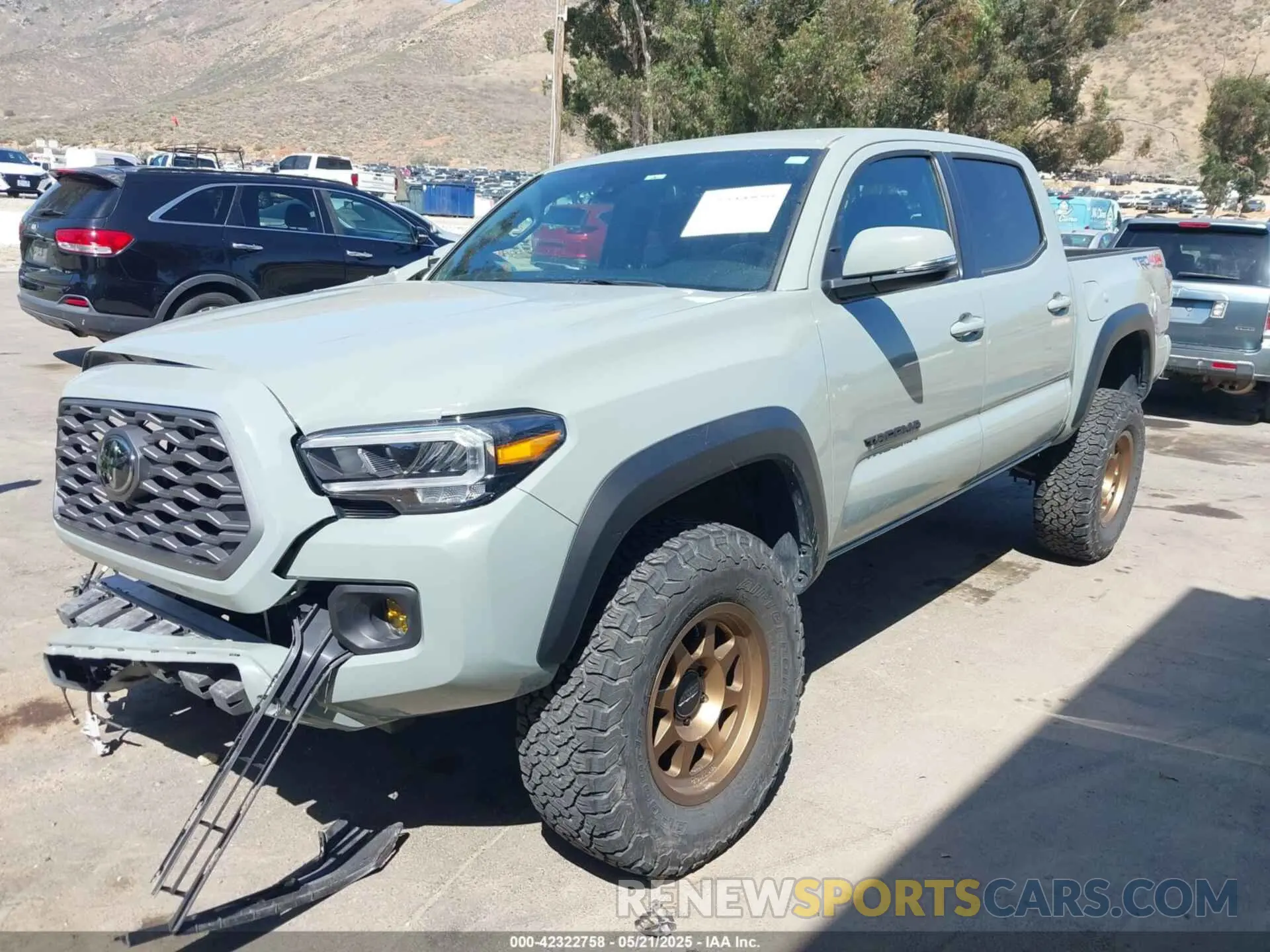 2 Photograph of a damaged car 3TMCZ5AN3NM464642 TOYOTA TACOMA 2022