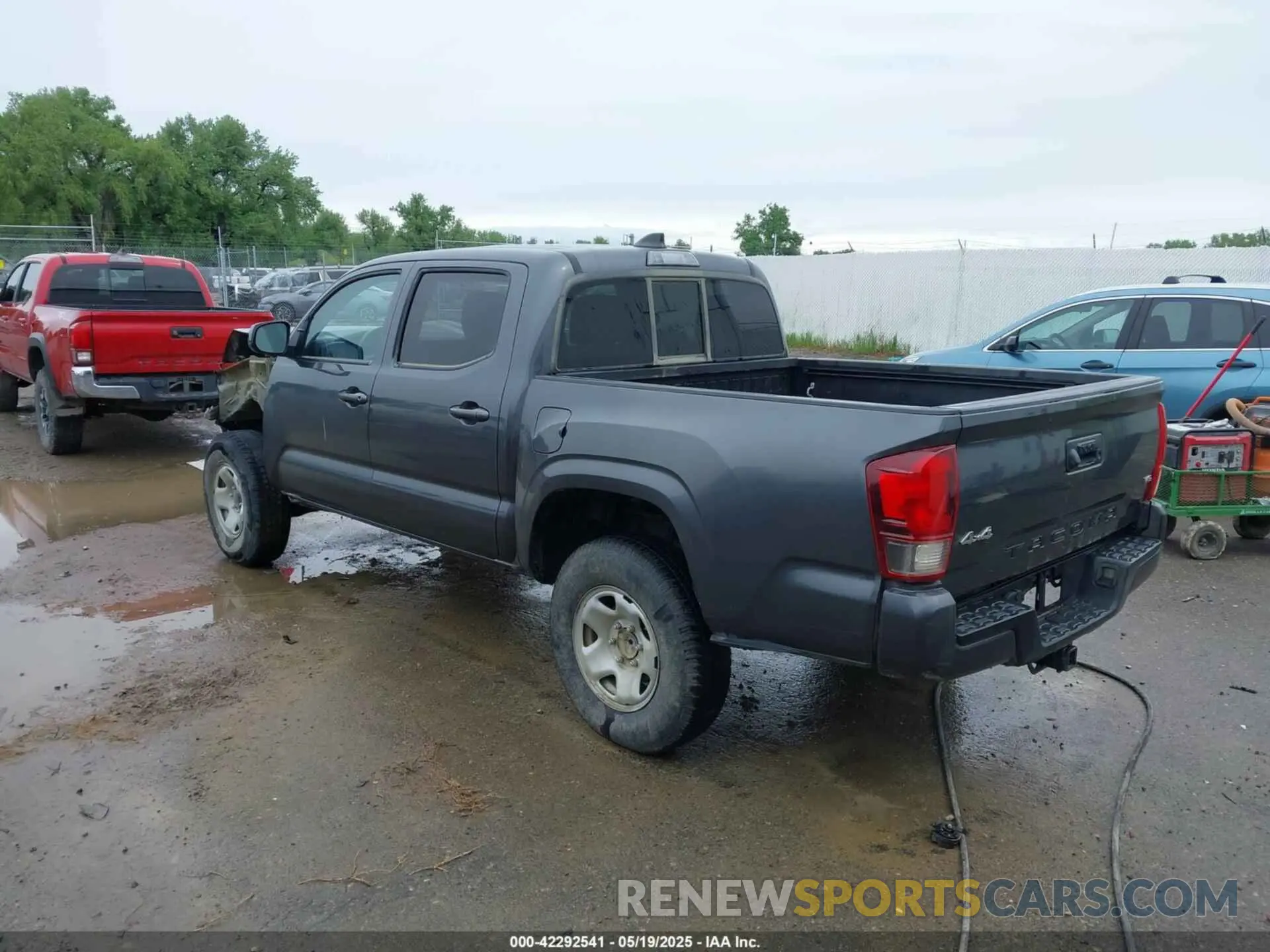 3 Photograph of a damaged car 3TMCZ5AN3NM466875 TOYOTA TACOMA 2022