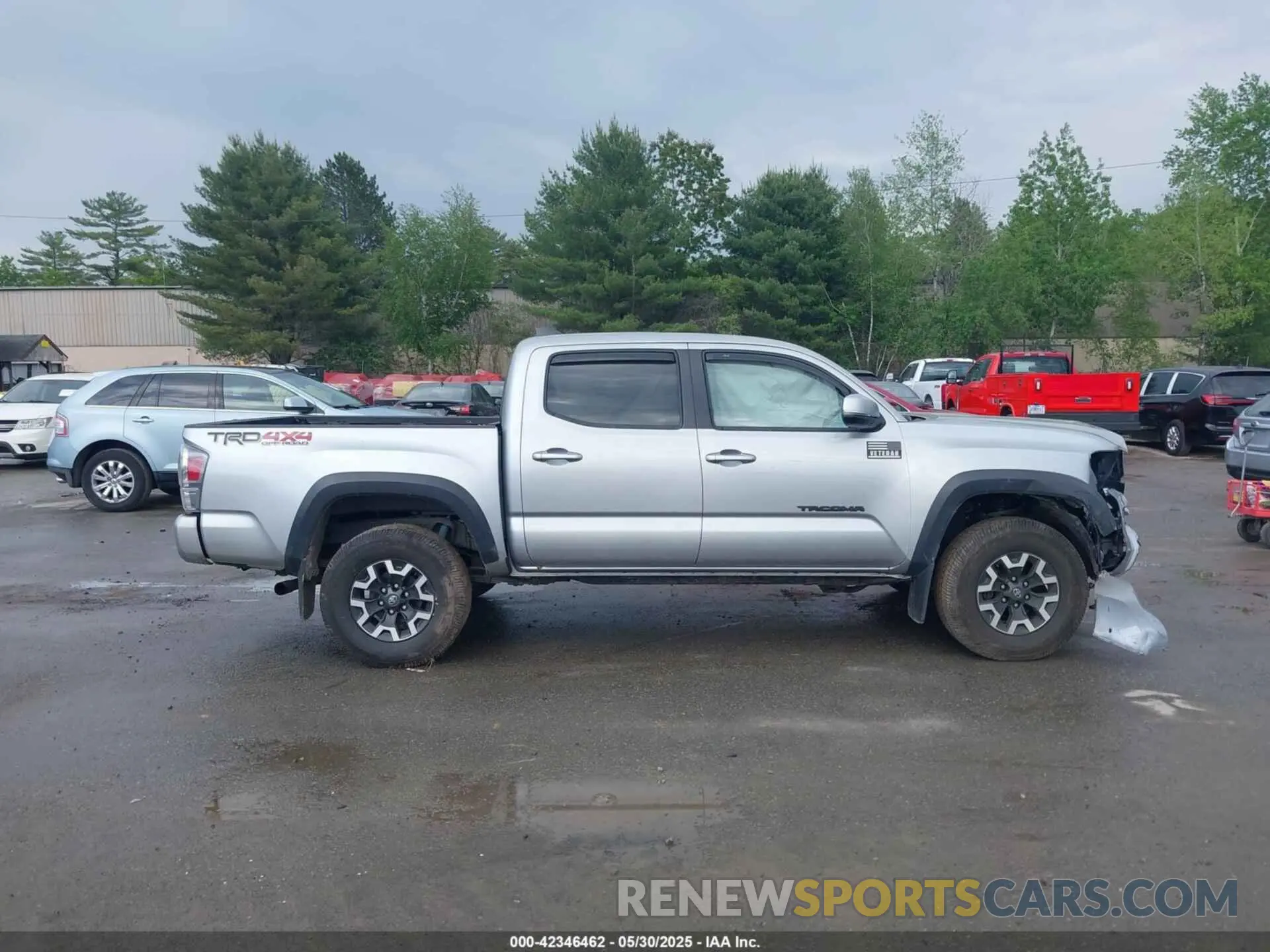12 Photograph of a damaged car 3TMCZ5AN3NM468481 TOYOTA TACOMA 2022