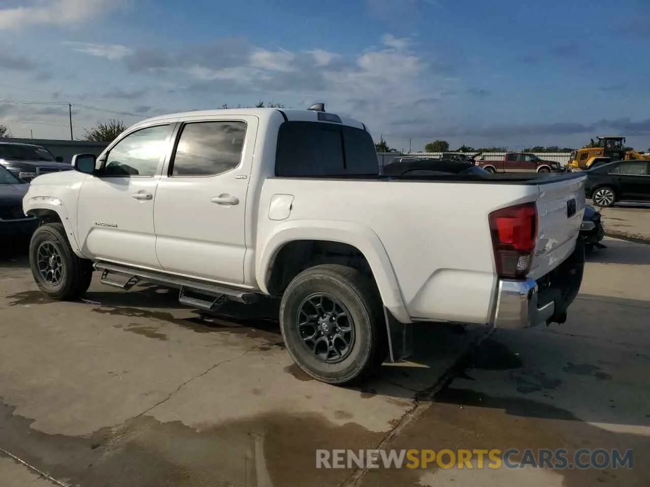 2 Photograph of a damaged car 3TMCZ5AN3NM506811 TOYOTA TACOMA 2022