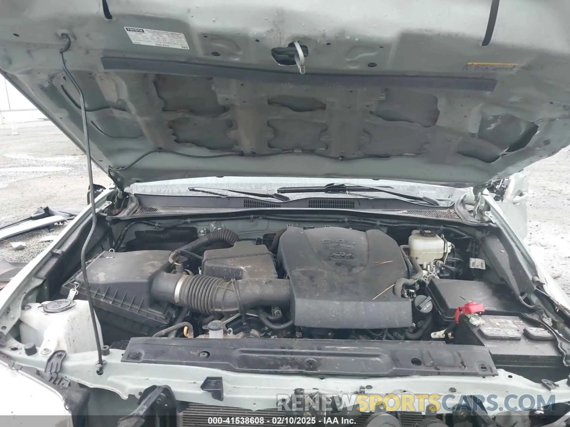 10 Photograph of a damaged car 3TMCZ5AN3NM528100 TOYOTA TACOMA 2022