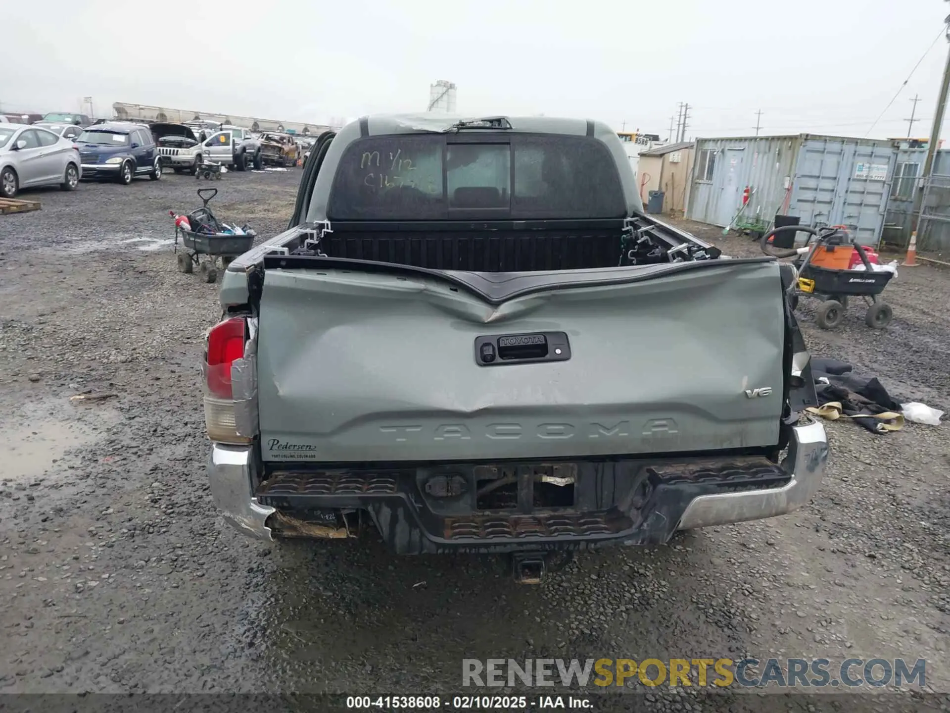 17 Photograph of a damaged car 3TMCZ5AN3NM528100 TOYOTA TACOMA 2022