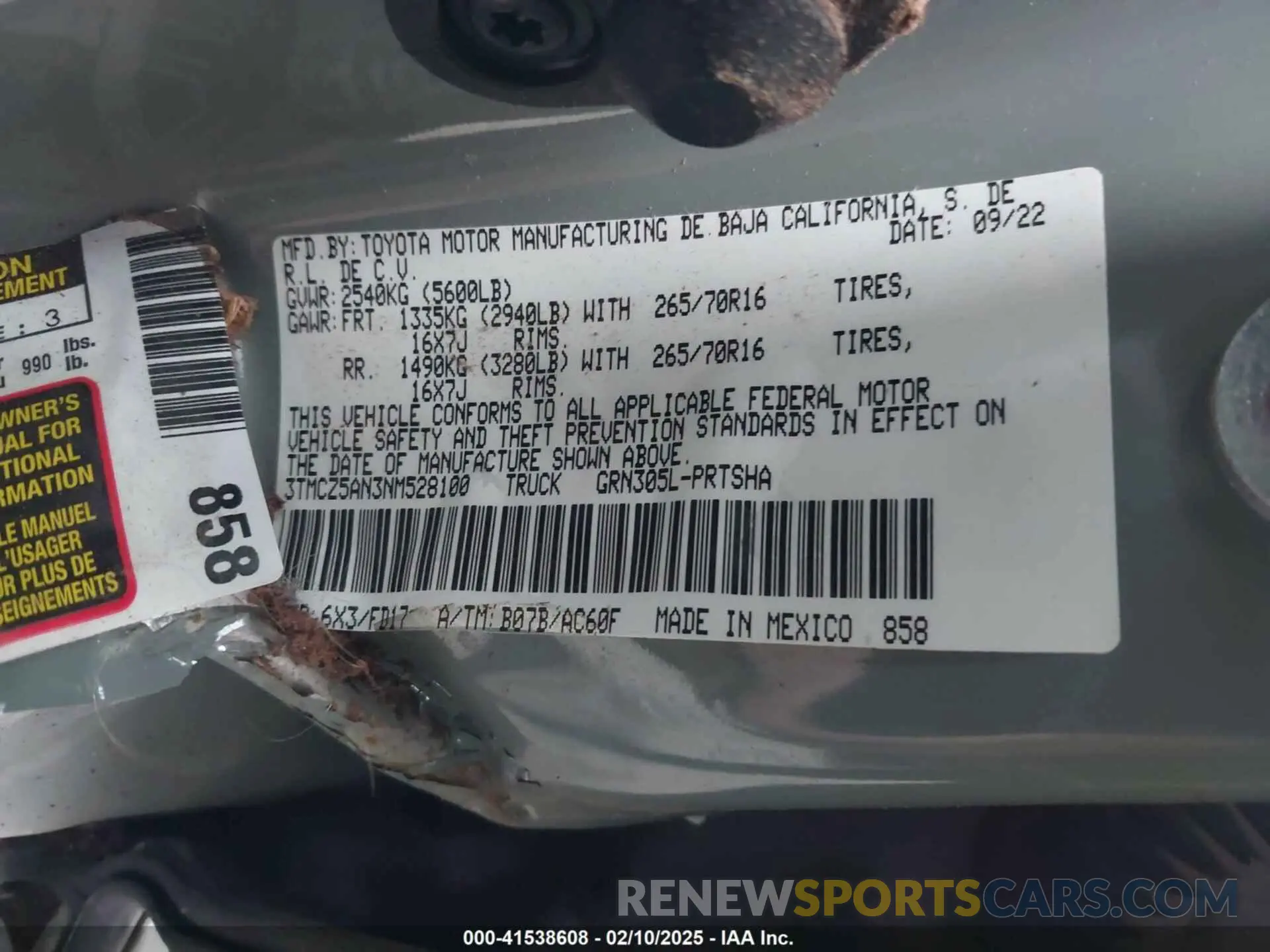 9 Photograph of a damaged car 3TMCZ5AN3NM528100 TOYOTA TACOMA 2022