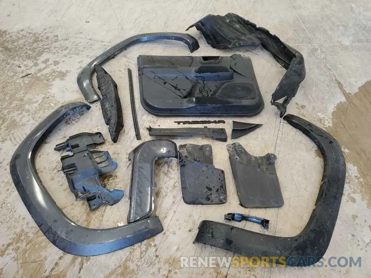 12 Photograph of a damaged car 3TMCZ5AN4NM464973 TOYOTA TACOMA 2022