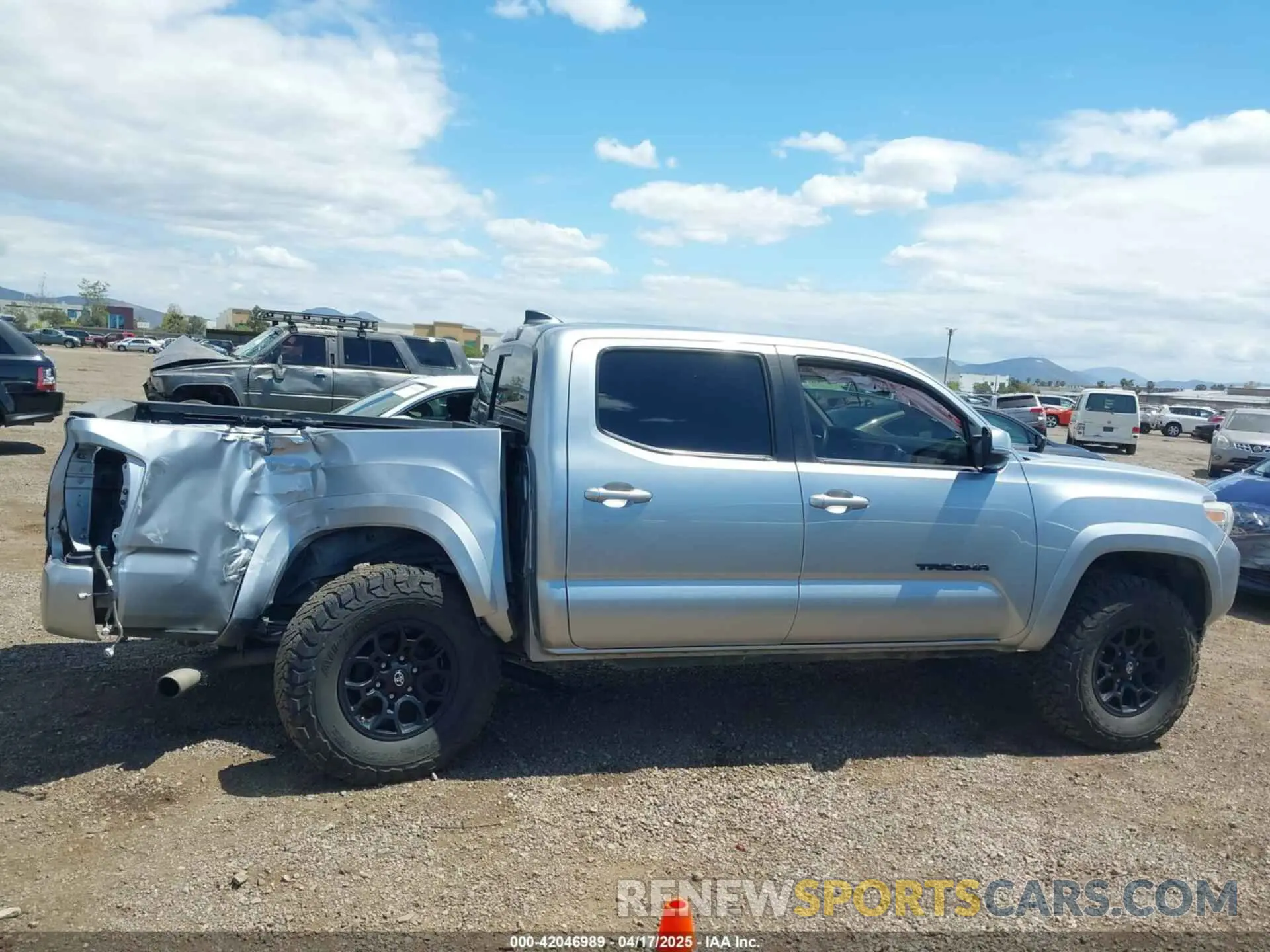 13 Photograph of a damaged car 3TMCZ5AN4NM465945 TOYOTA TACOMA 2022