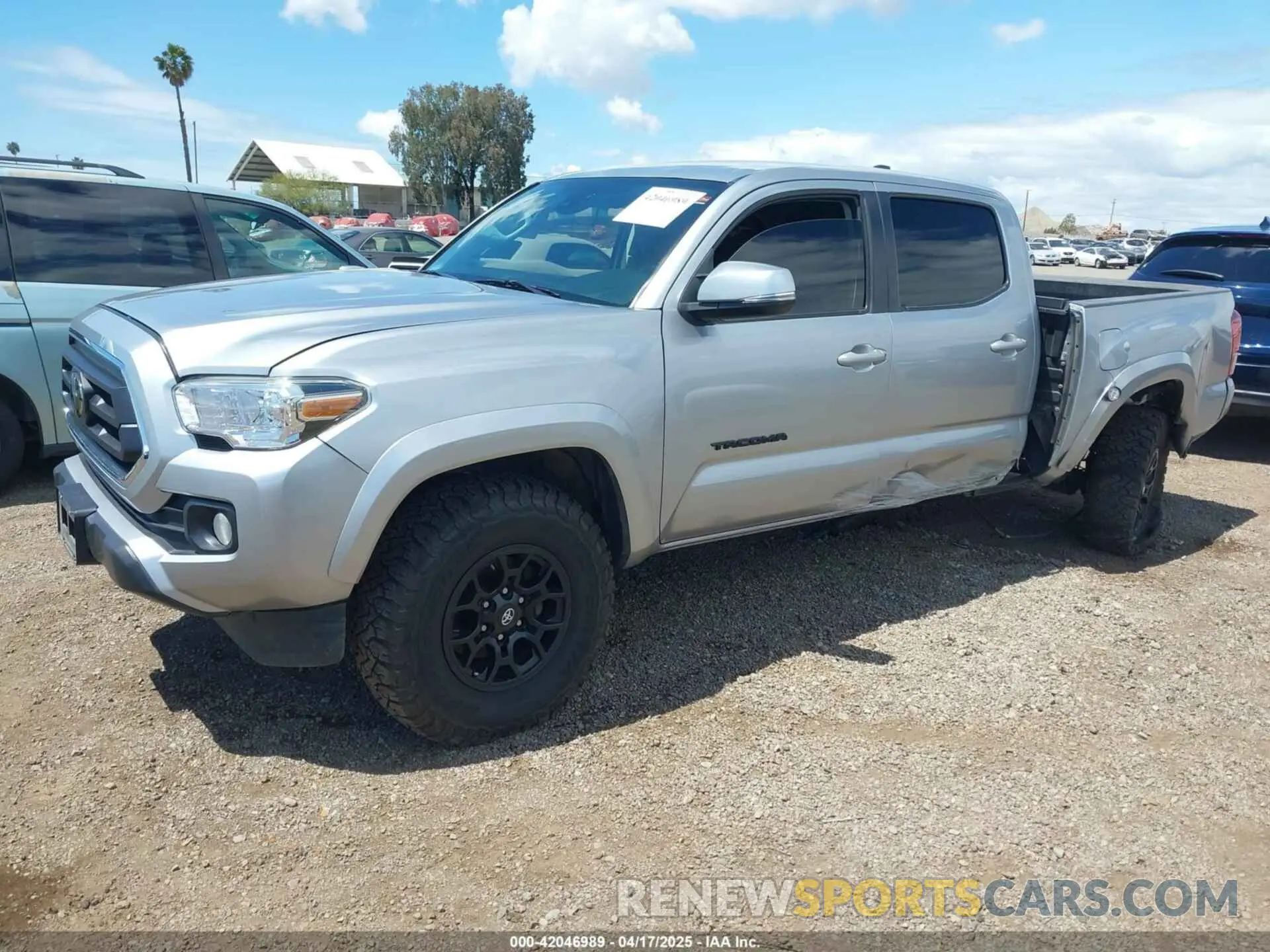 2 Photograph of a damaged car 3TMCZ5AN4NM465945 TOYOTA TACOMA 2022